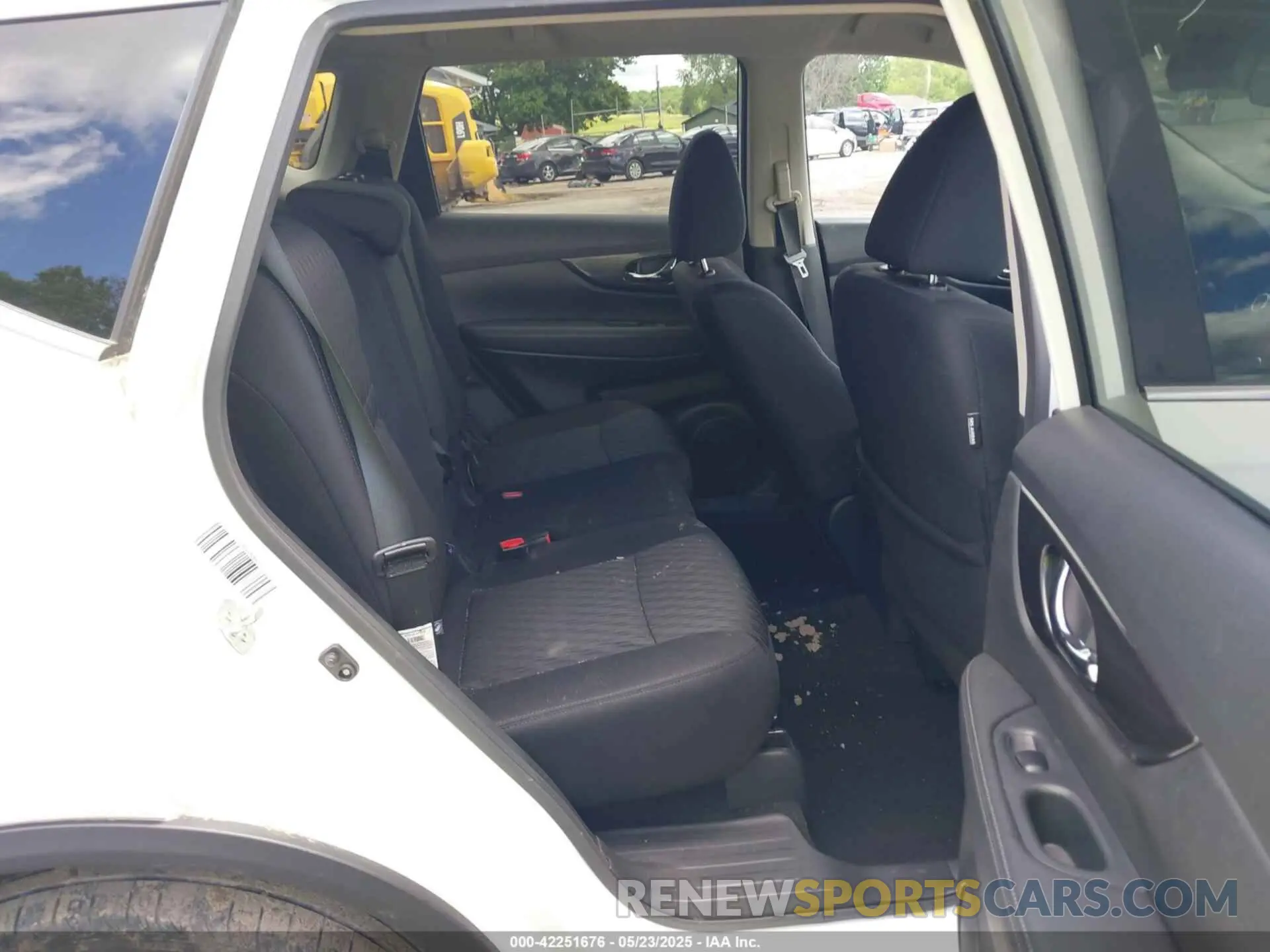 8 Photograph of a damaged car 5N1AT2MV2LC796181 NISSAN ROGUE 2020