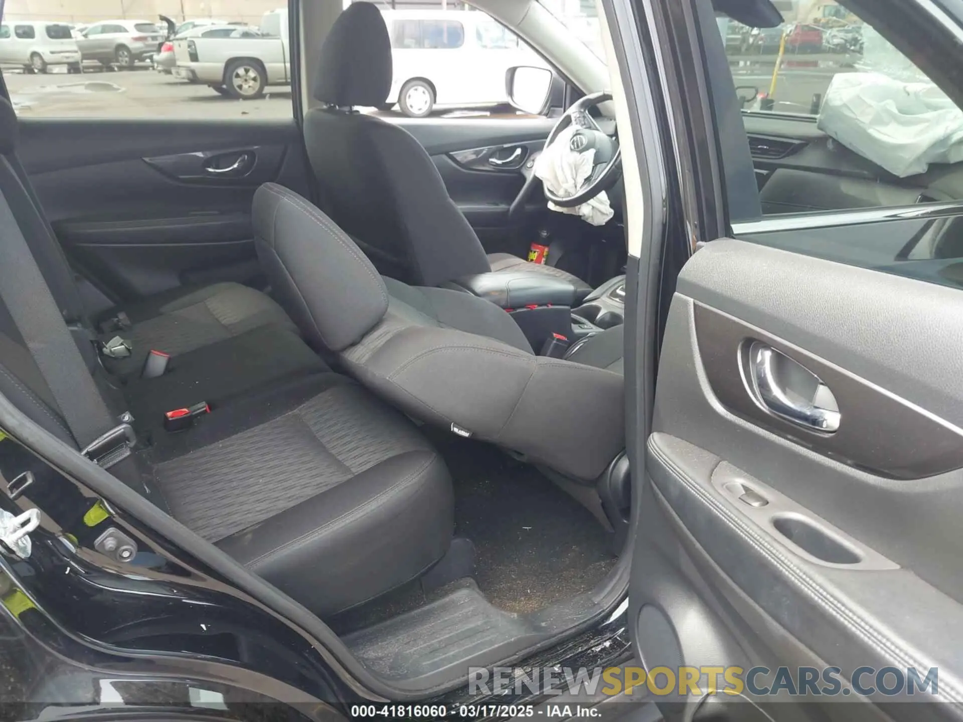 8 Photograph of a damaged car 5N1AT2MV3LC743392 NISSAN ROGUE 2020