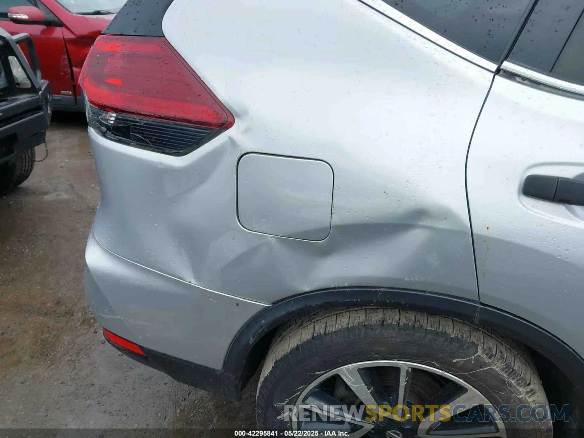 13 Photograph of a damaged car 5N1AT2MV5LC708045 NISSAN ROGUE 2020