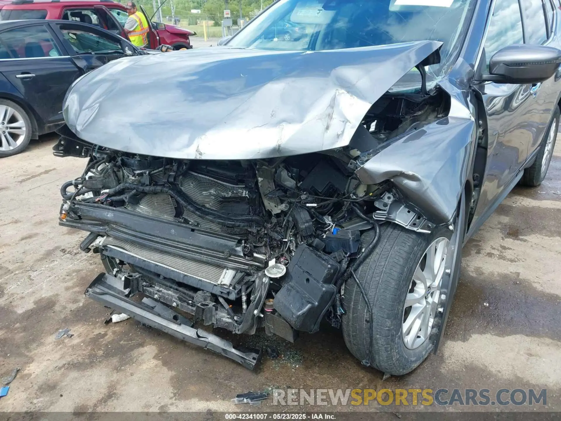 17 Photograph of a damaged car 5N1AT2MV5LC748688 NISSAN ROGUE 2020