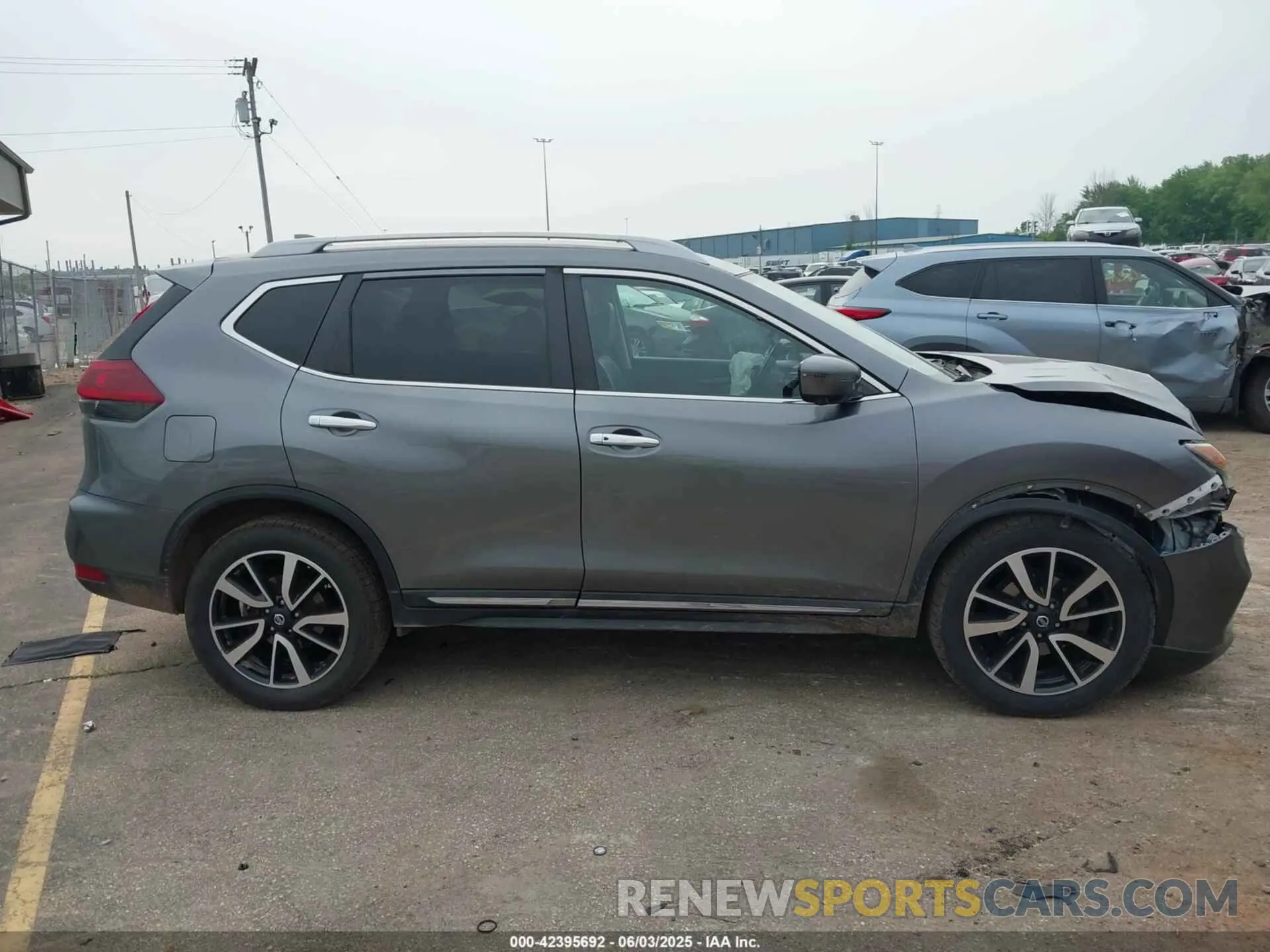 13 Photograph of a damaged car 5N1AT2MV6LC724867 NISSAN ROGUE 2020
