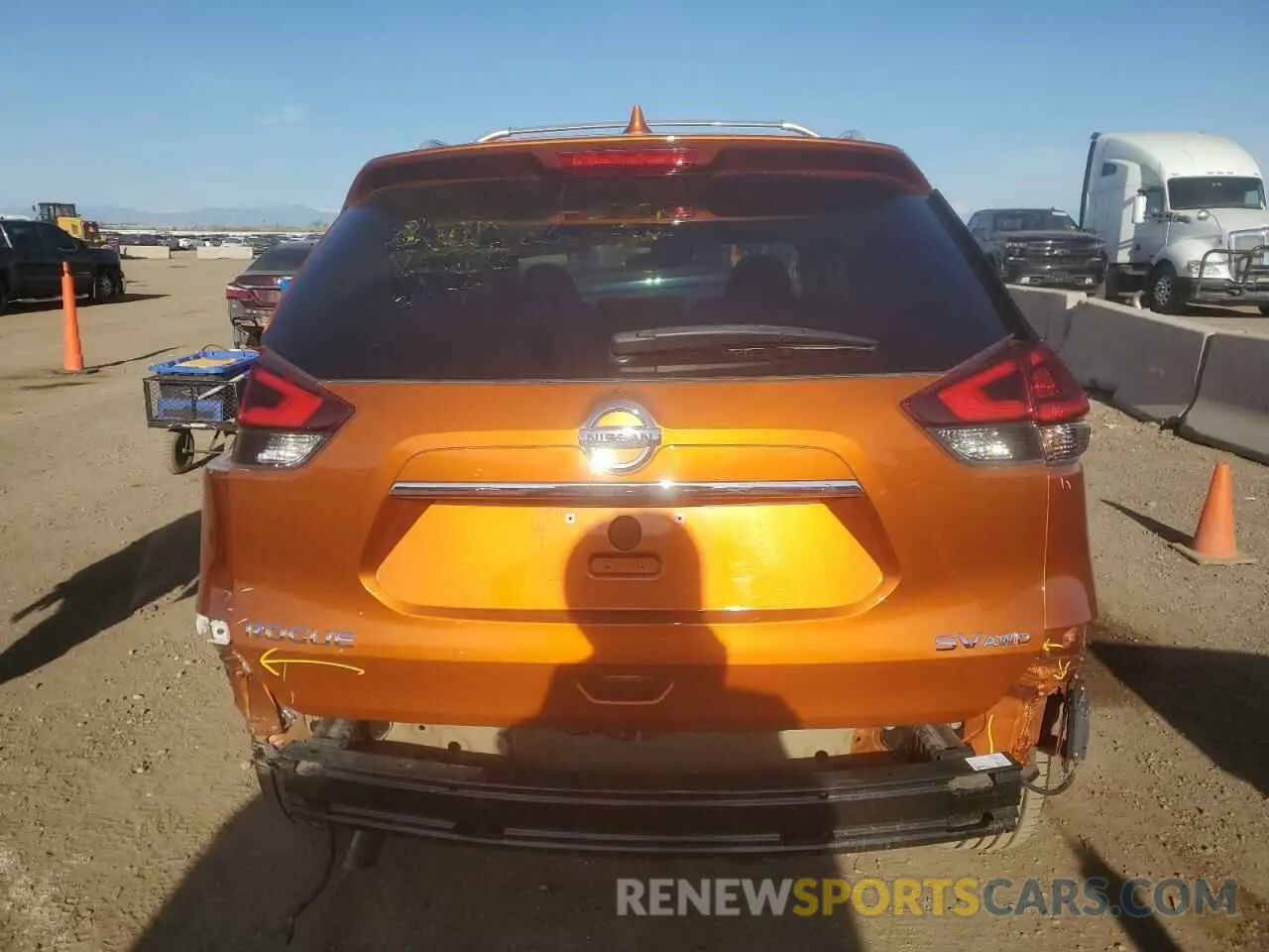 6 Photograph of a damaged car 5N1AT2MV6LC765810 NISSAN ROGUE 2020