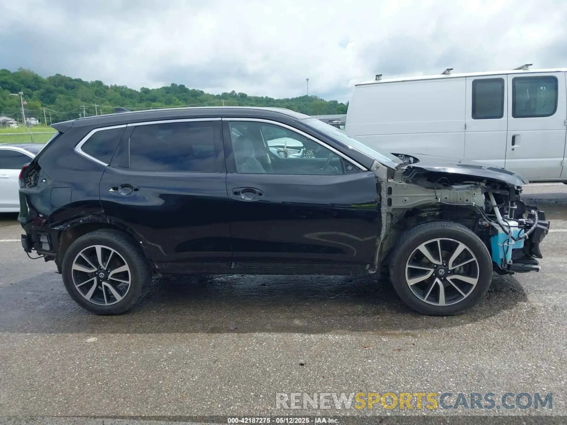 14 Photograph of a damaged car 5N1AT2MV6LC771851 NISSAN ROGUE 2020