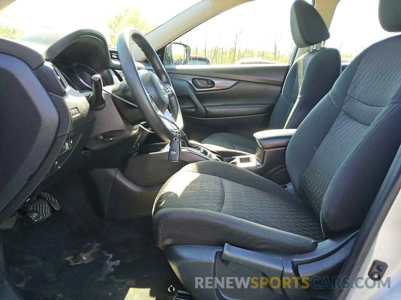 7 Photograph of a damaged car 5N1AT2MV6LC807750 NISSAN ROGUE 2020