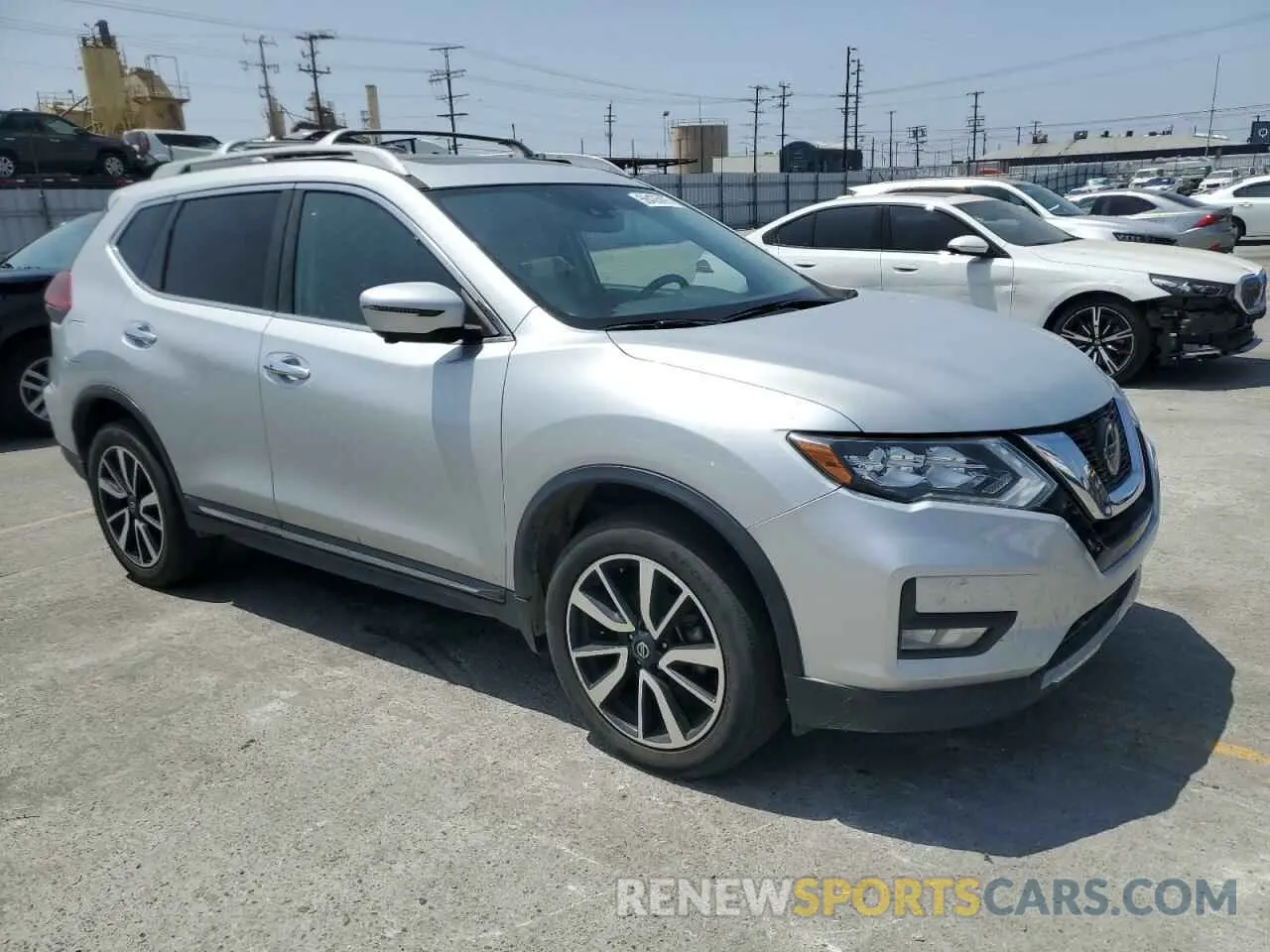 4 Photograph of a damaged car 5N1AT2MV7LC764438 NISSAN ROGUE 2020