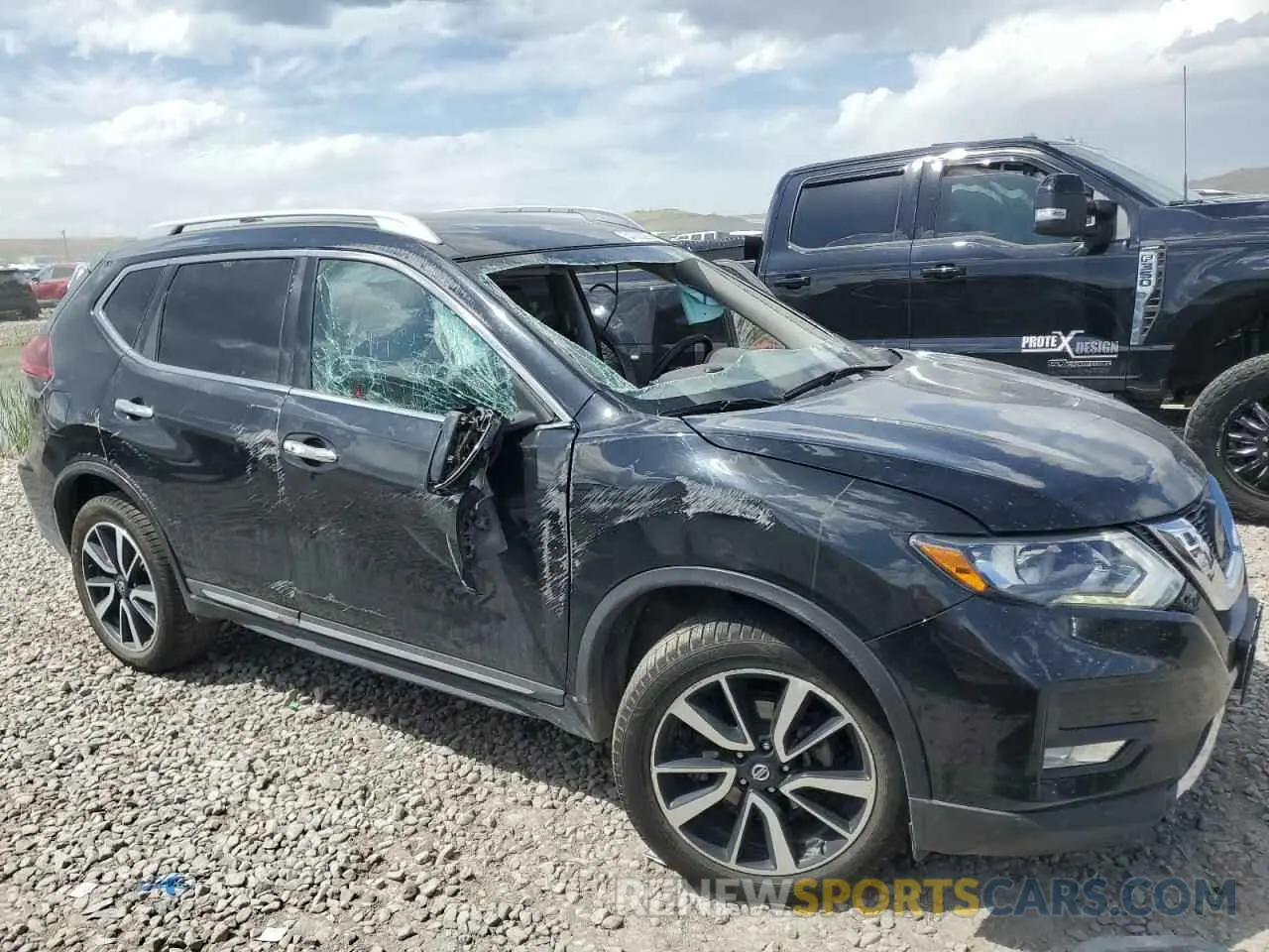 4 Photograph of a damaged car 5N1AT2MV9LC744420 NISSAN ROGUE 2020