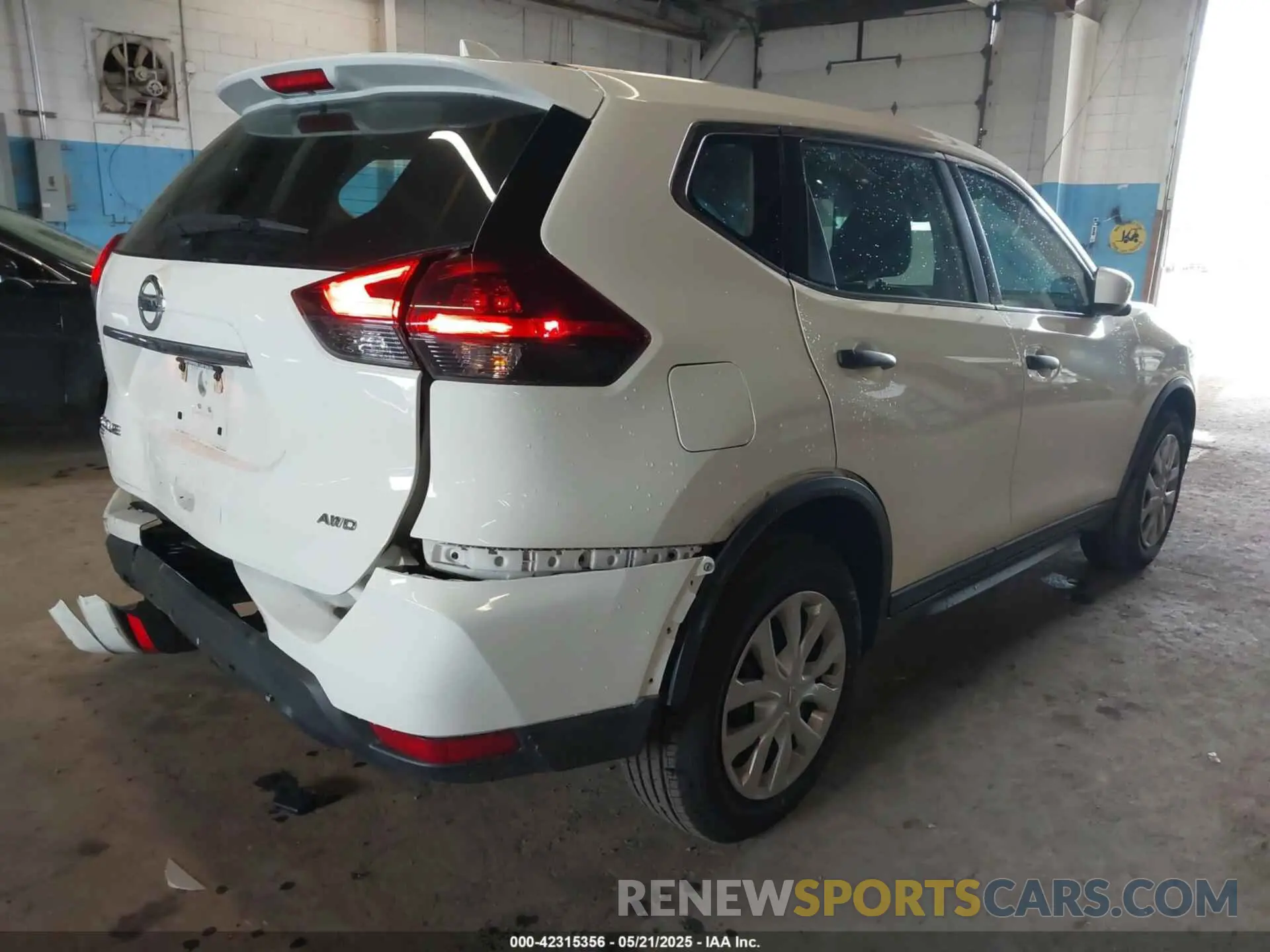 4 Photograph of a damaged car 5N1AT2MV9LC785811 NISSAN ROGUE 2020