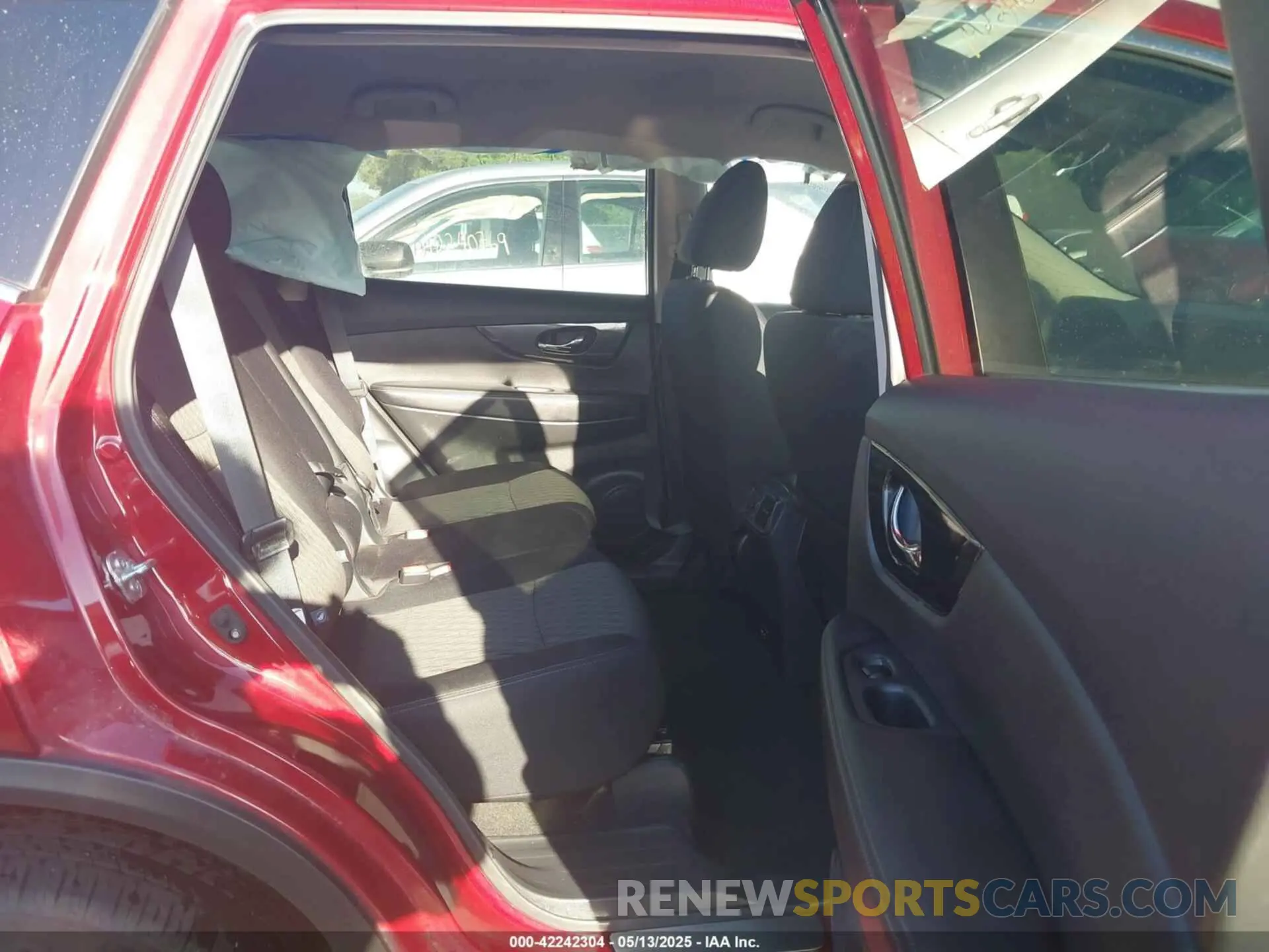 8 Photograph of a damaged car 5N1AT2MV9LC798168 NISSAN ROGUE 2020