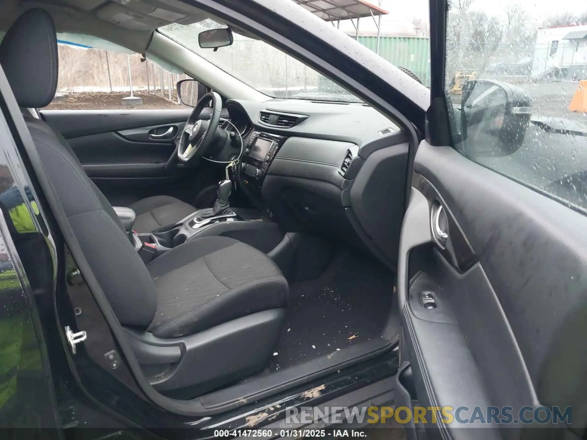 5 Photograph of a damaged car 5N1AT2MVXLC733880 NISSAN ROGUE 2020