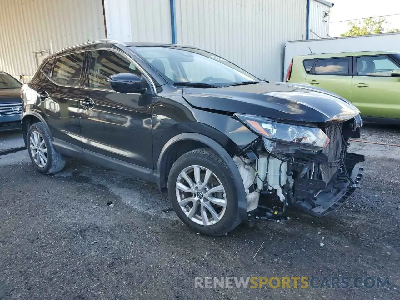 4 Photograph of a damaged car JN1BJ1CV4LW547506 NISSAN ROGUE 2020
