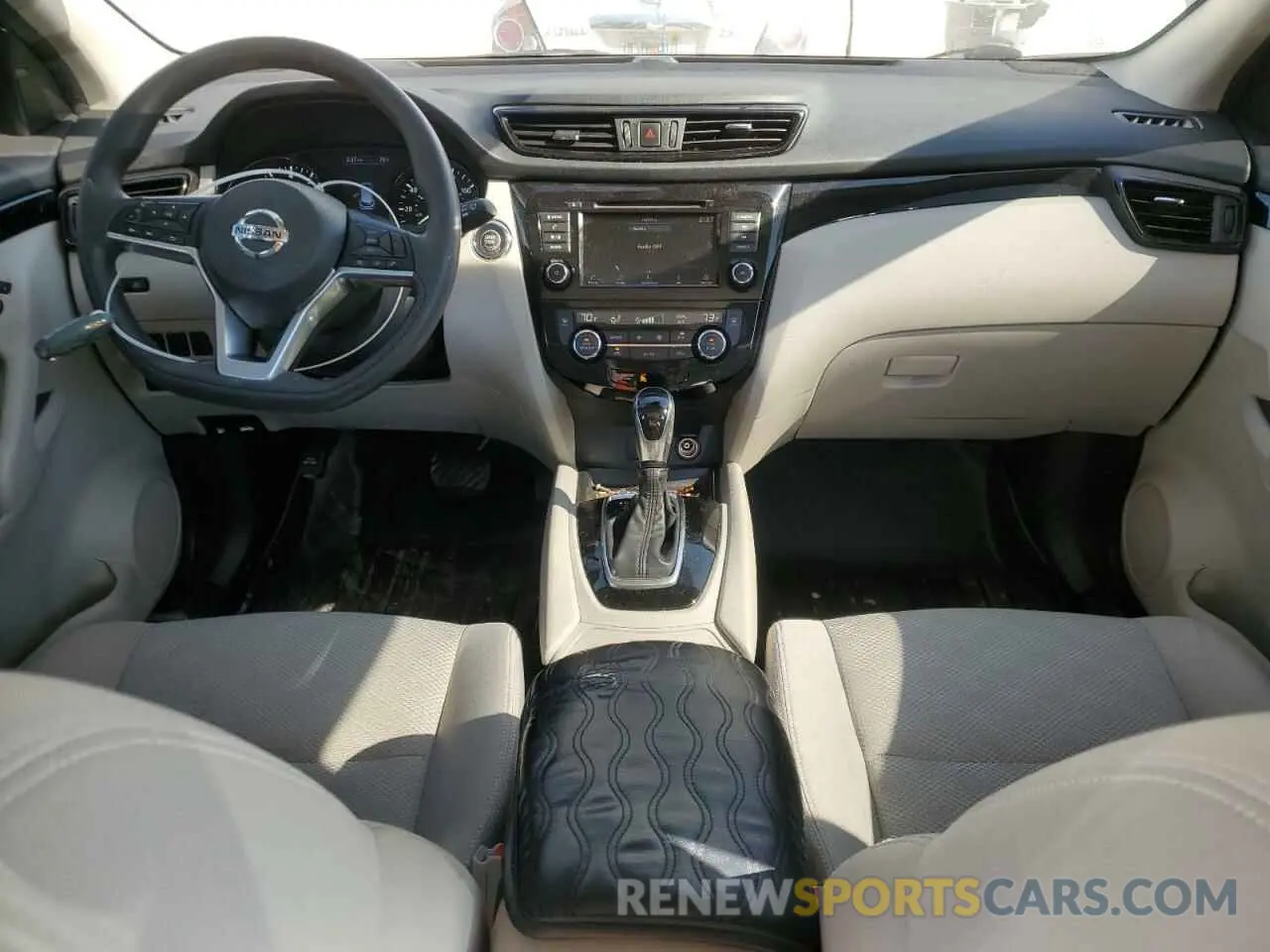 8 Photograph of a damaged car JN1BJ1CV6LW547507 NISSAN ROGUE 2020