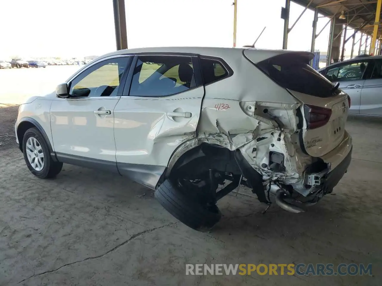 2 Photograph of a damaged car JN1BJ1CV8LW257821 NISSAN ROGUE 2020
