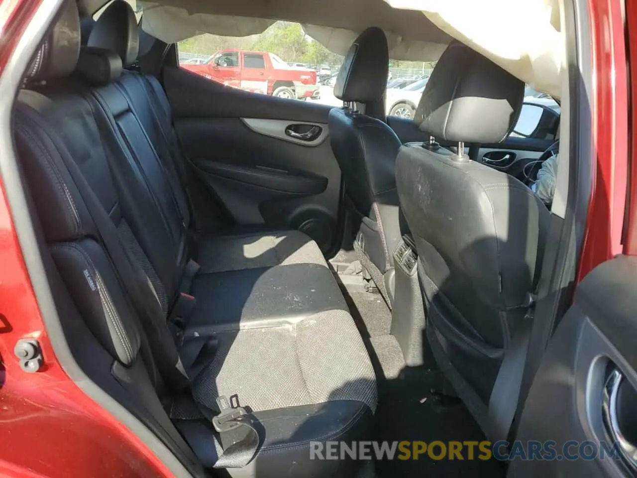 12 Photograph of a damaged car JN1BJ1CVXLW261899 NISSAN ROGUE 2020