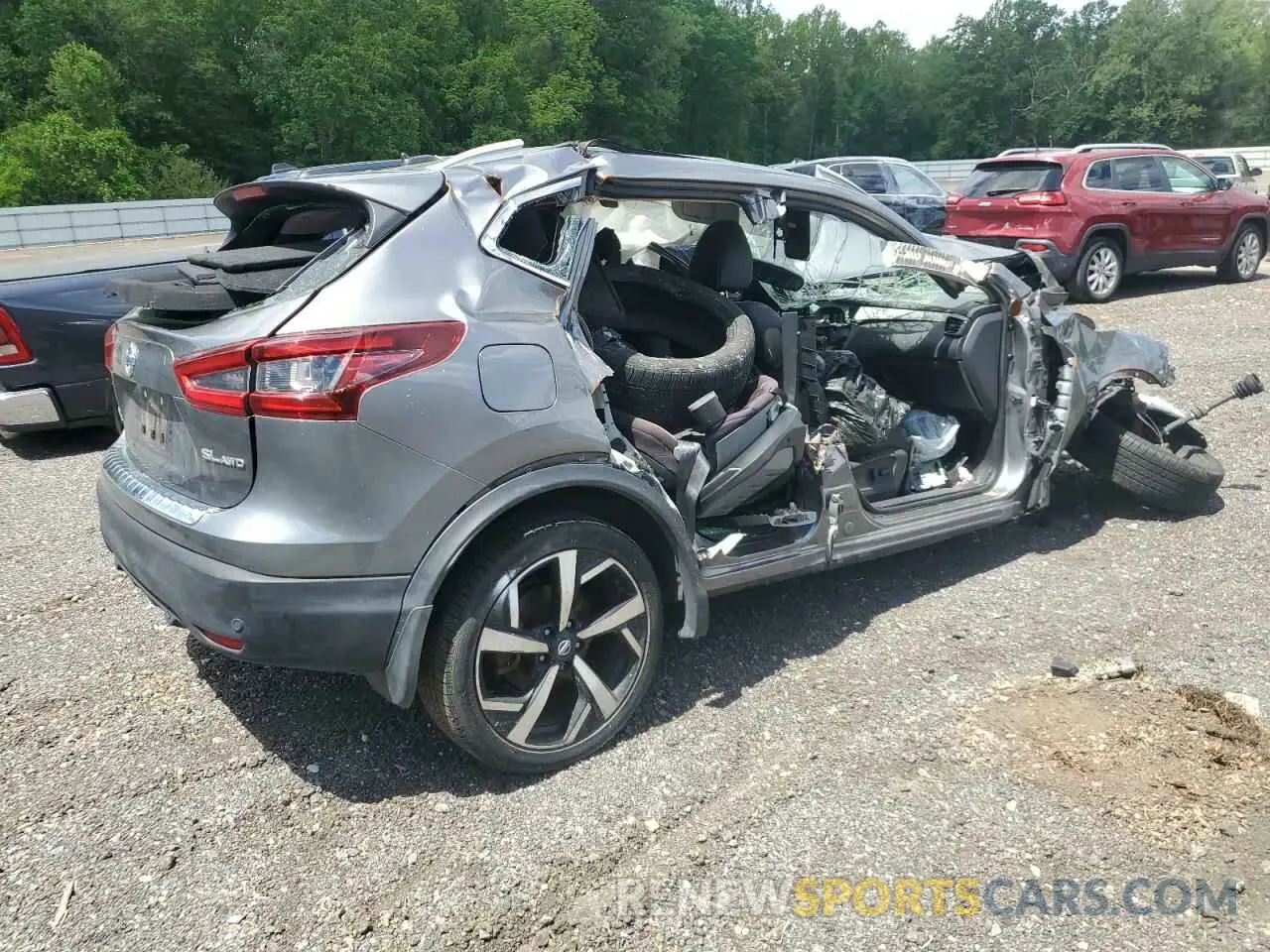 3 Photograph of a damaged car JN1BJ1CW2LW376909 NISSAN ROGUE 2020
