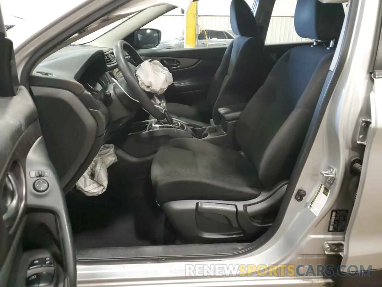 7 Photograph of a damaged car JN1BJ1CW2LW645409 NISSAN ROGUE 2020
