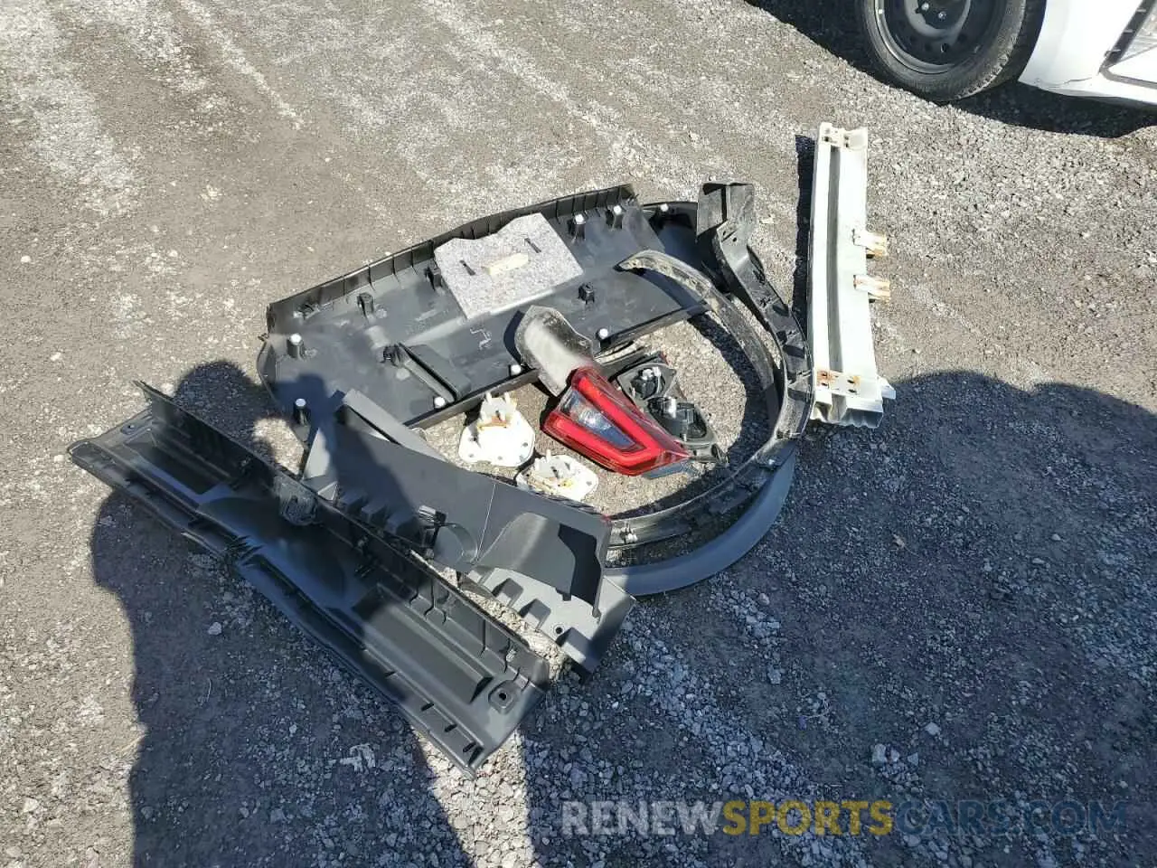 13 Photograph of a damaged car JN1BJ1CW5LW391646 NISSAN ROGUE 2020