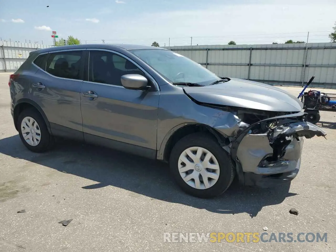 4 Photograph of a damaged car JN1BJ1CW6LW646367 NISSAN ROGUE 2020