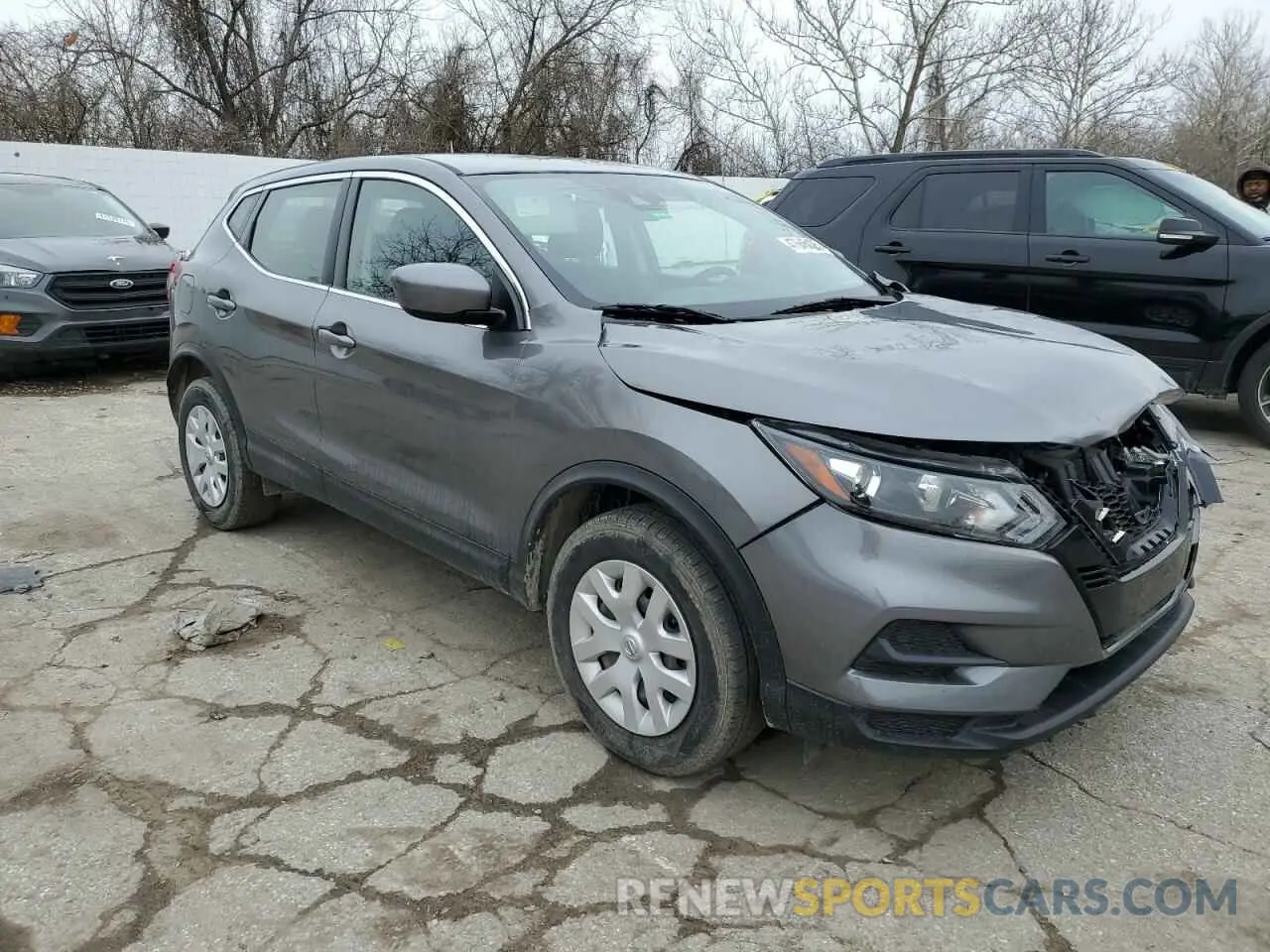 4 Photograph of a damaged car JN1BJ1CW8LW361833 NISSAN ROGUE 2020