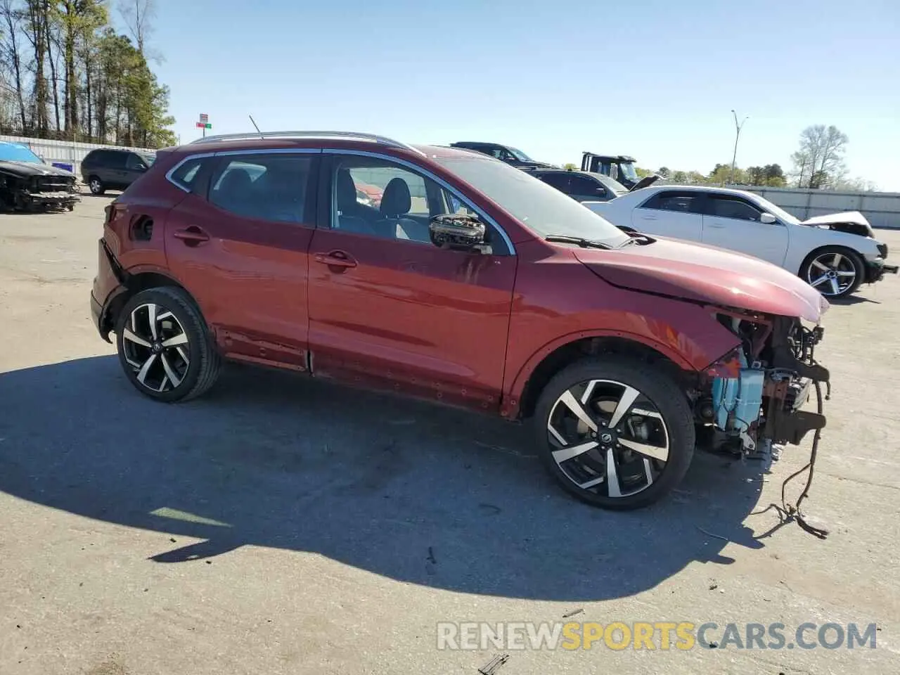 4 Photograph of a damaged car JN1BJ1CW9LW383923 NISSAN ROGUE 2020