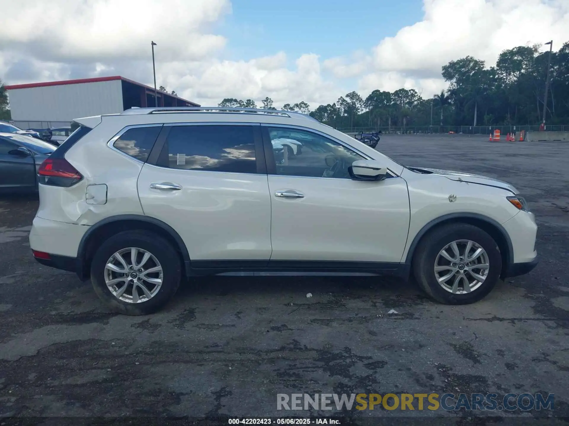 13 Фотография поврежденного автомобиля JN8AT2MT0LW043383 NISSAN ROGUE 2020