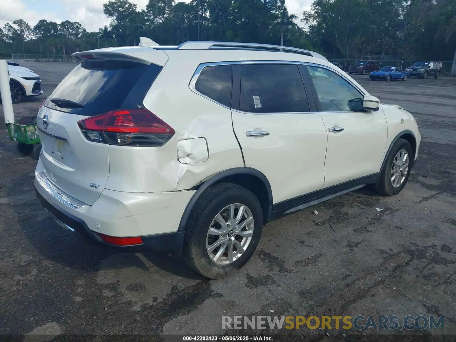 4 Фотография поврежденного автомобиля JN8AT2MT0LW043383 NISSAN ROGUE 2020