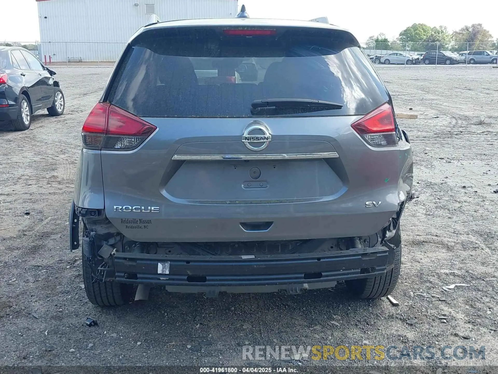 17 Photograph of a damaged car JN8AT2MT1LW001224 NISSAN ROGUE 2020