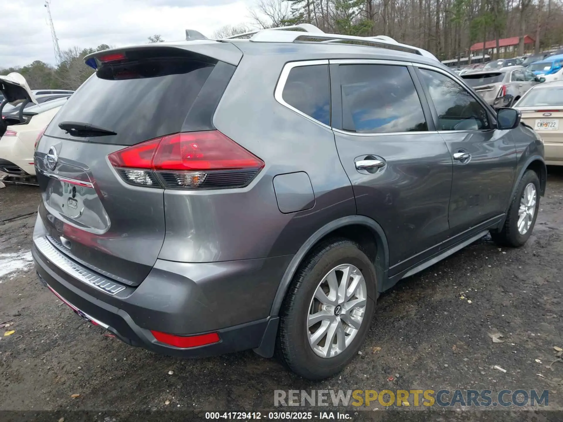 4 Photograph of a damaged car JN8AT2MT2LW007839 NISSAN ROGUE 2020