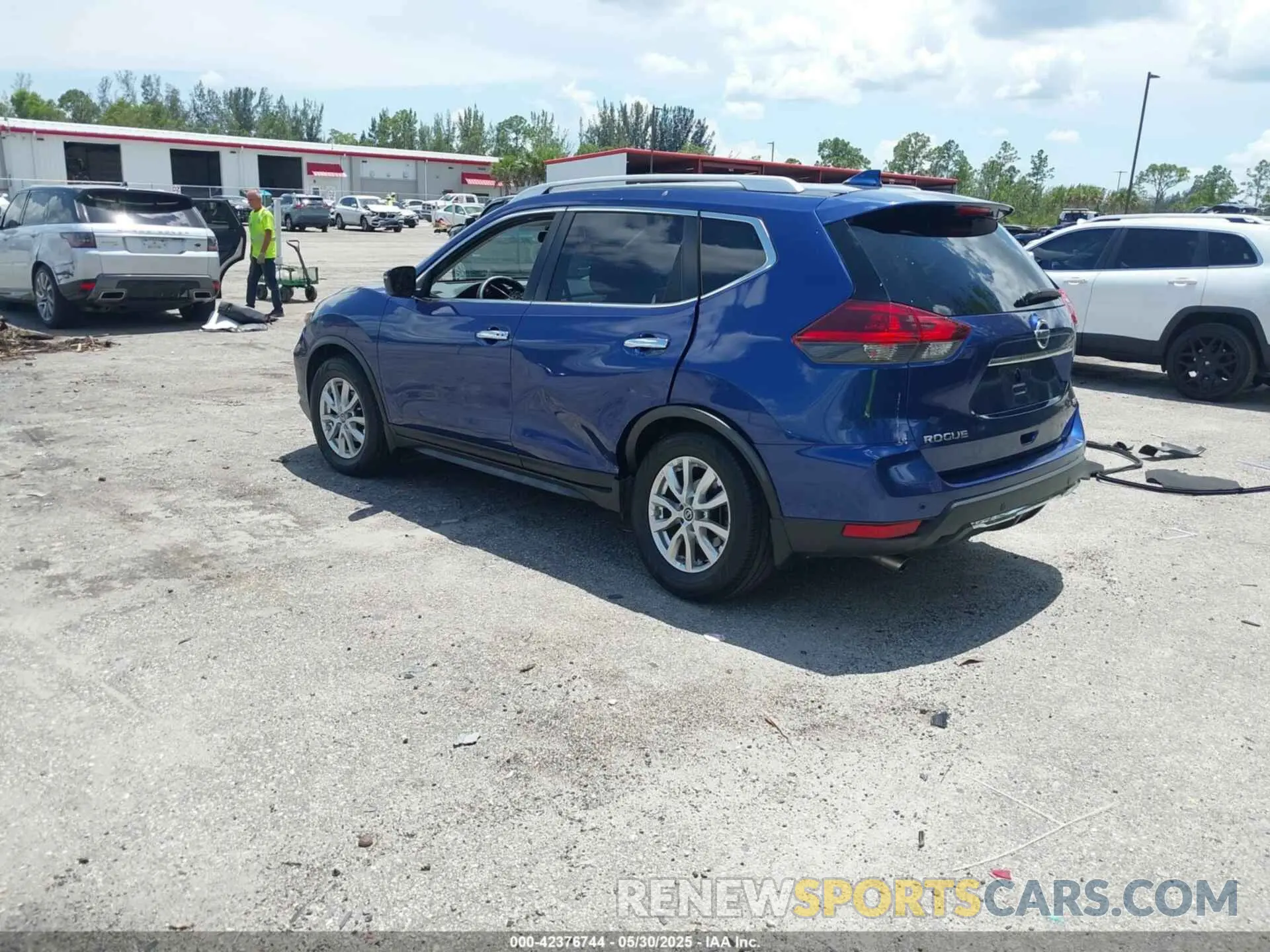 3 Photograph of a damaged car JN8AT2MT3LW008157 NISSAN ROGUE 2020