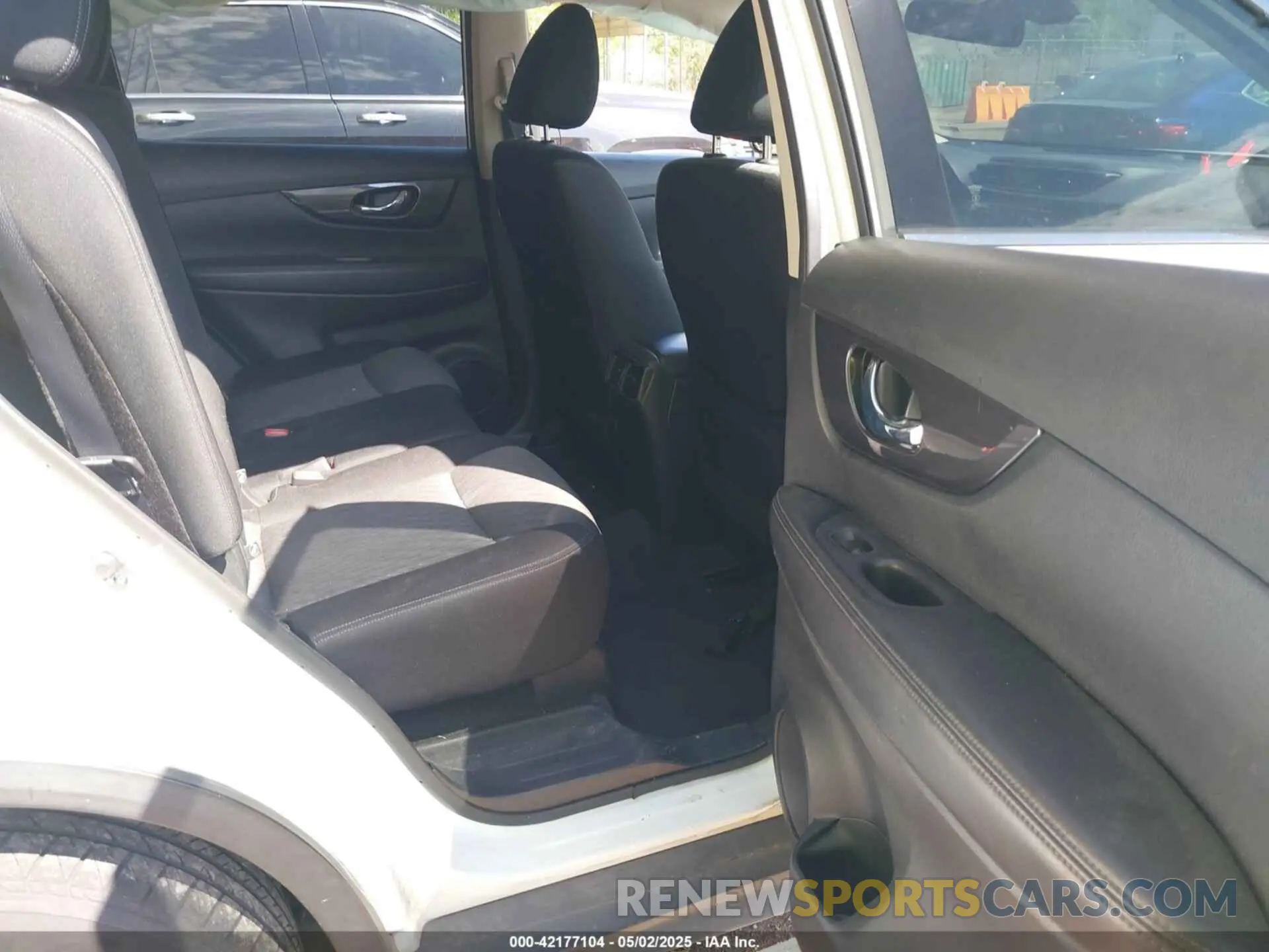8 Photograph of a damaged car JN8AT2MT3LW011186 NISSAN ROGUE 2020