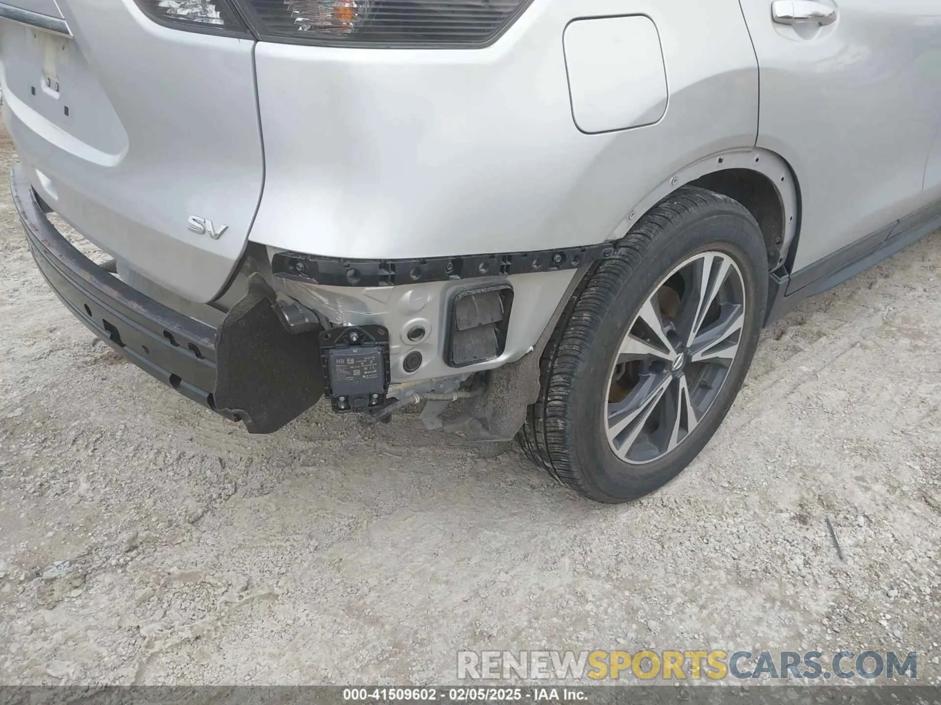 19 Photograph of a damaged car JN8AT2MT3LW039683 NISSAN ROGUE 2020