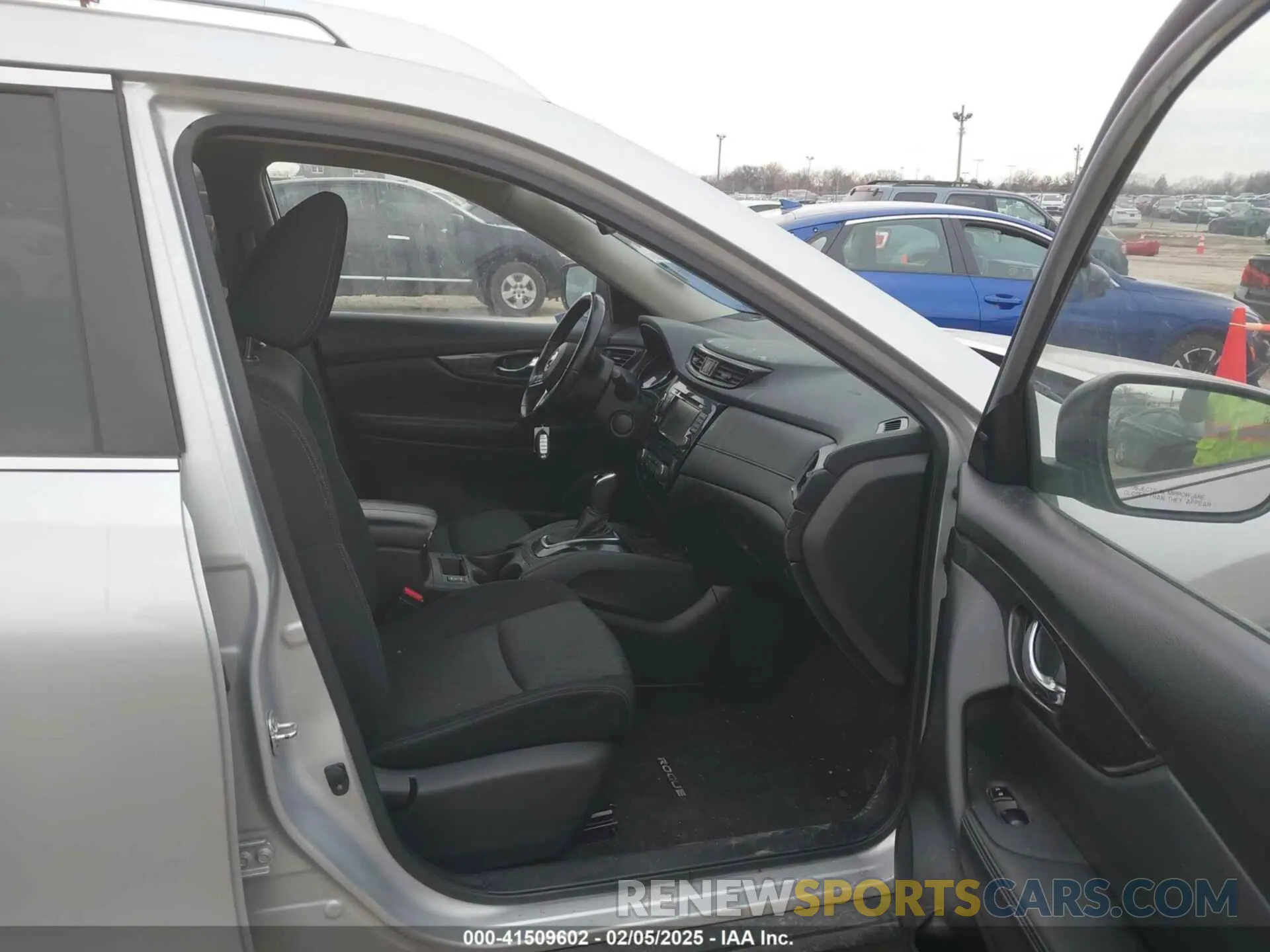 5 Photograph of a damaged car JN8AT2MT3LW039683 NISSAN ROGUE 2020
