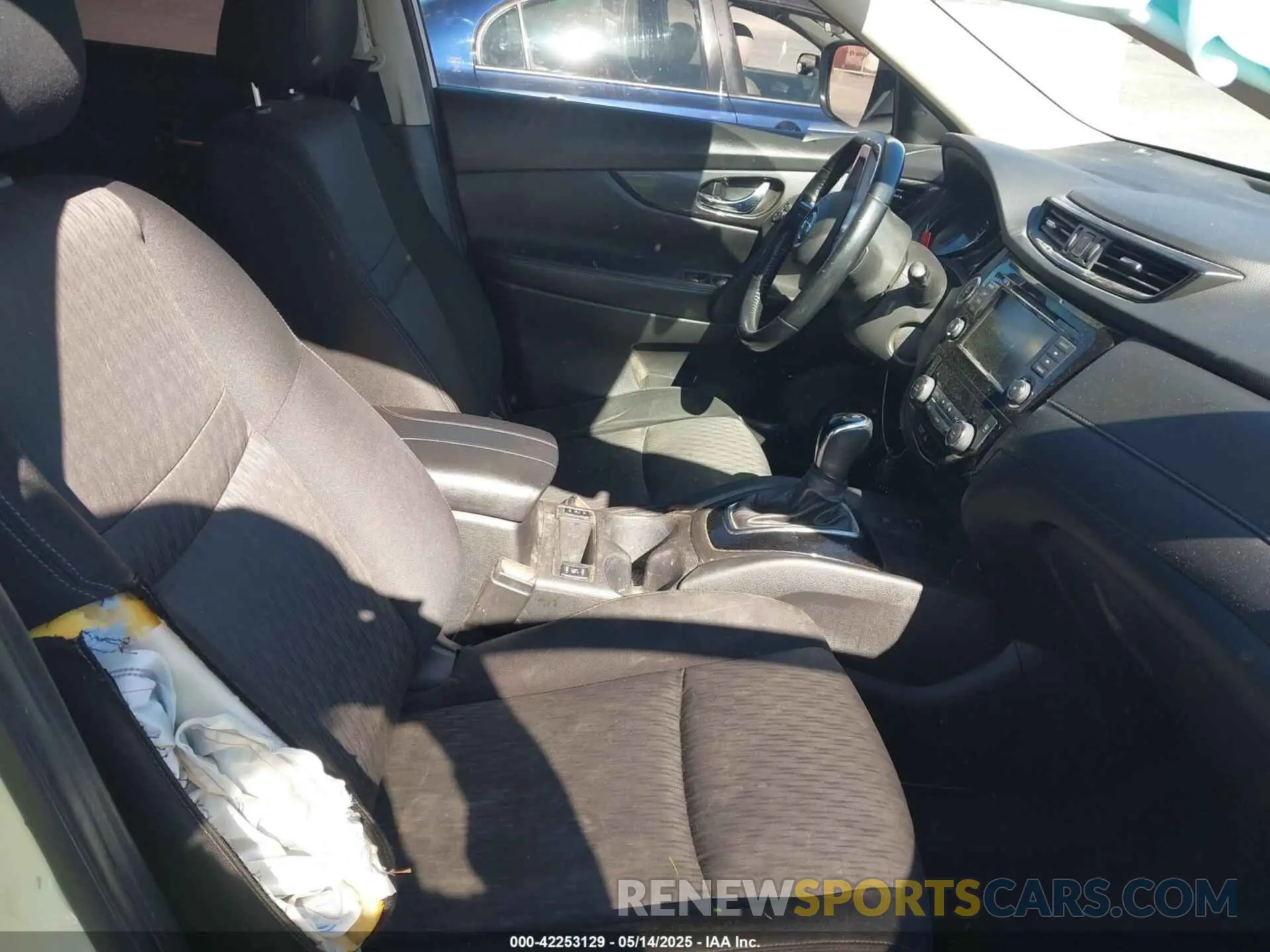 5 Photograph of a damaged car JN8AT2MT5LW012260 NISSAN ROGUE 2020
