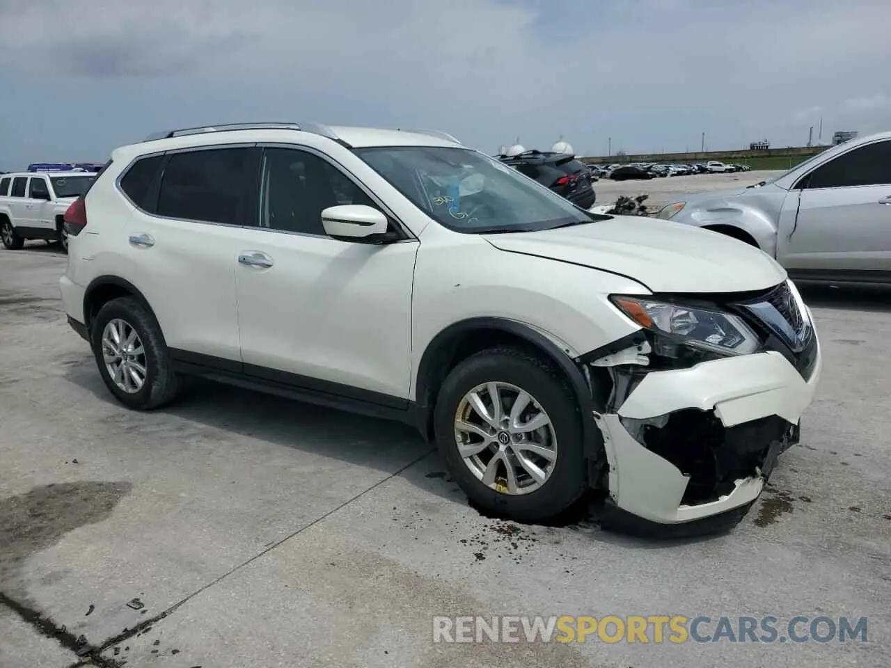 4 Photograph of a damaged car JN8AT2MT5LW036736 NISSAN ROGUE 2020