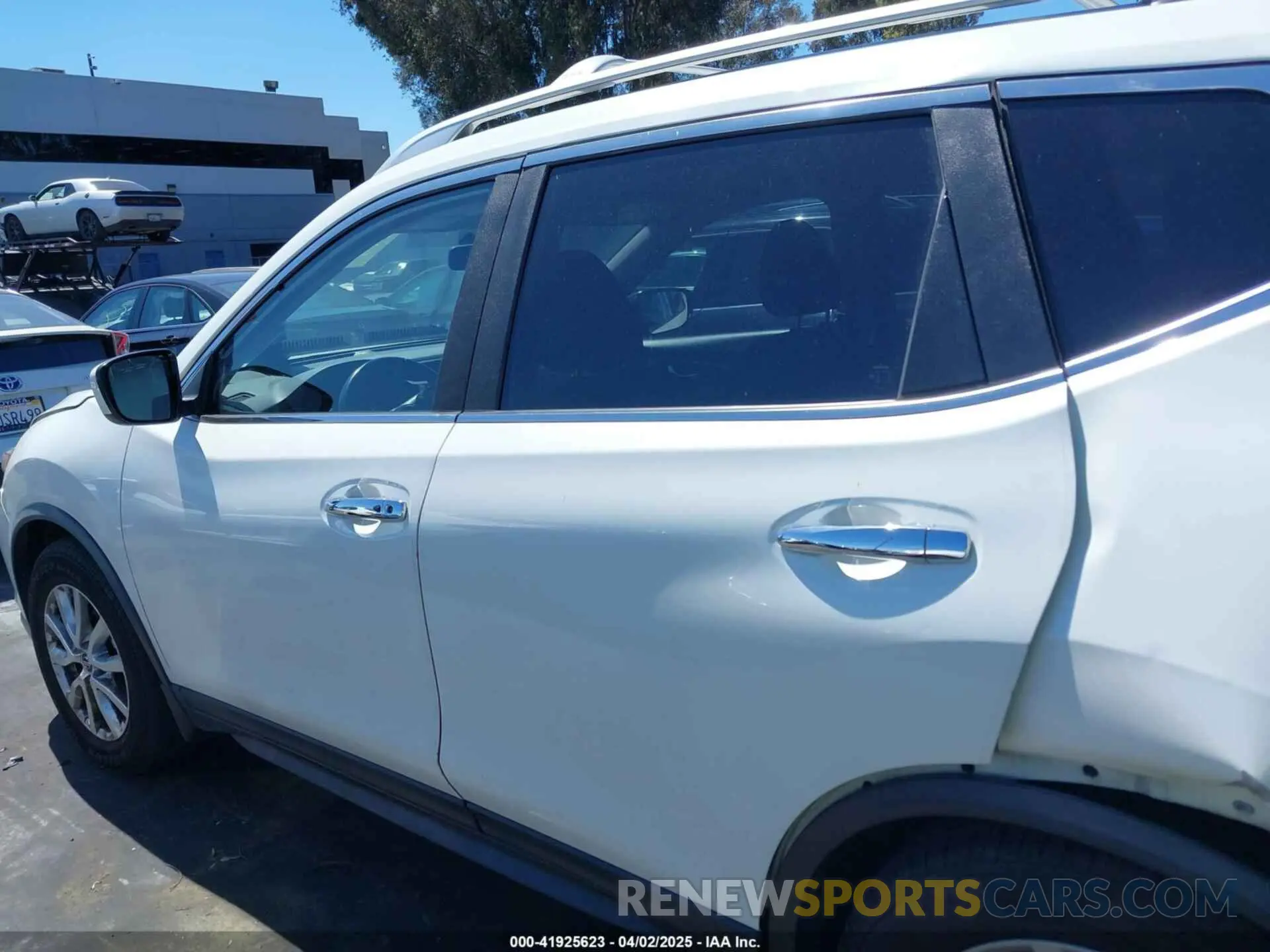 14 Photograph of a damaged car JN8AT2MT6LW003230 NISSAN ROGUE 2020