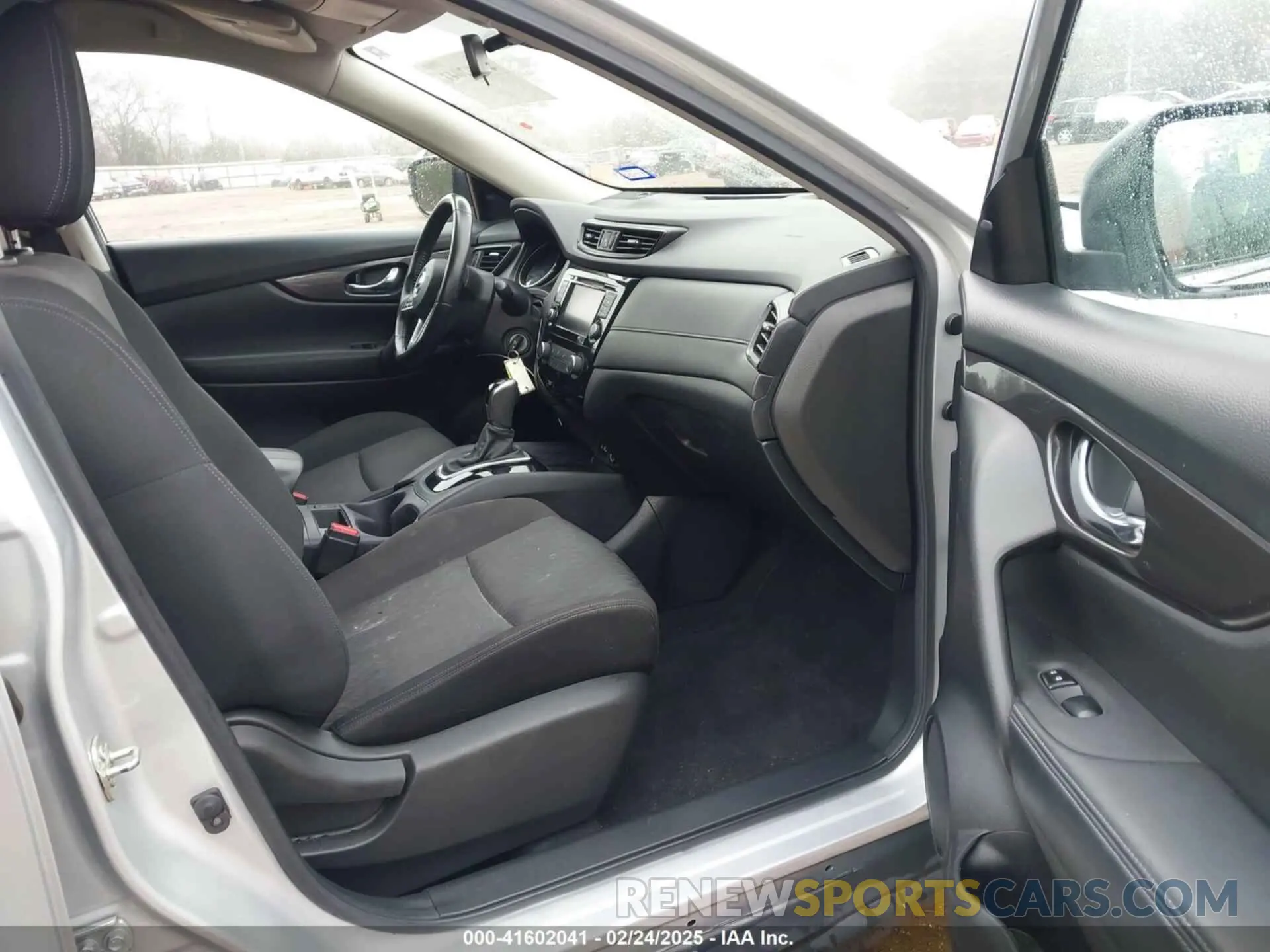 5 Photograph of a damaged car JN8AT2MT9LW000239 NISSAN ROGUE 2020