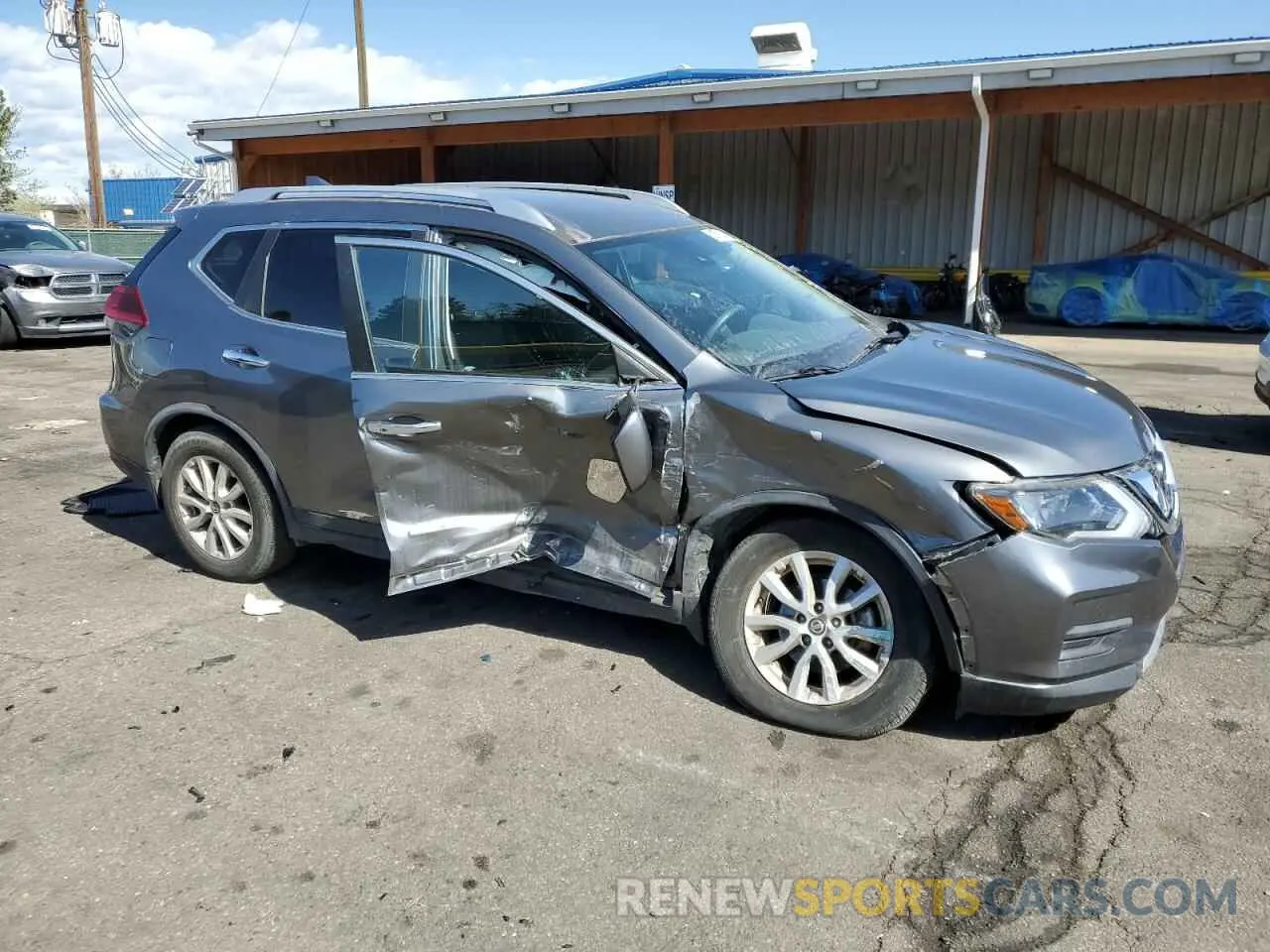 4 Photograph of a damaged car JN8AT2MT9LW013203 NISSAN ROGUE 2020