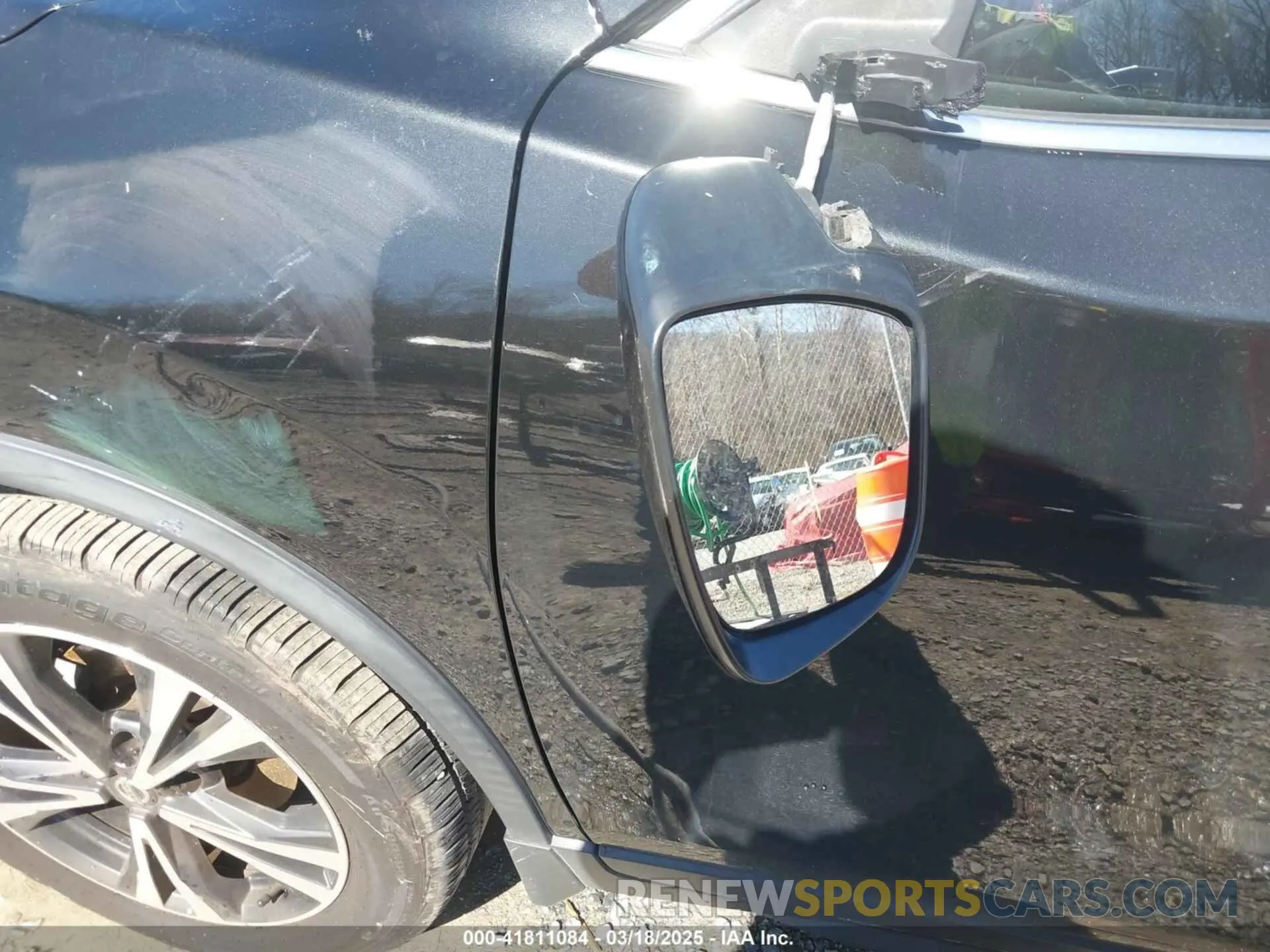 18 Photograph of a damaged car JN8AT2MTXLW003411 NISSAN ROGUE 2020
