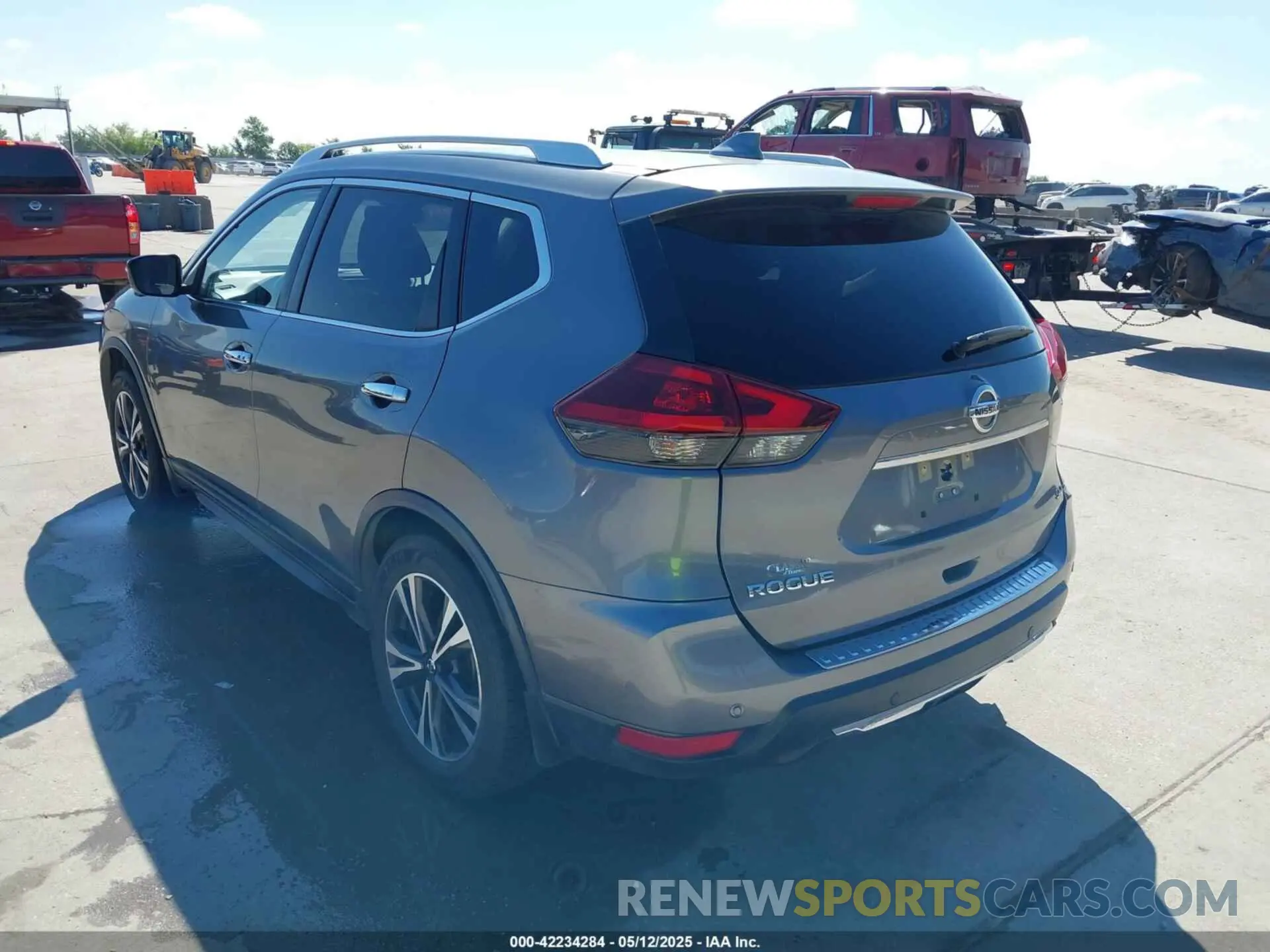 3 Photograph of a damaged car JN8AT2MTXLW004588 NISSAN ROGUE 2020