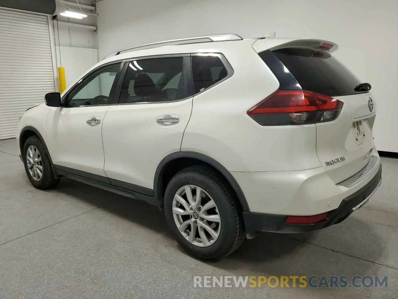 2 Photograph of a damaged car JN8AT2MV3LW124489 NISSAN ROGUE 2020
