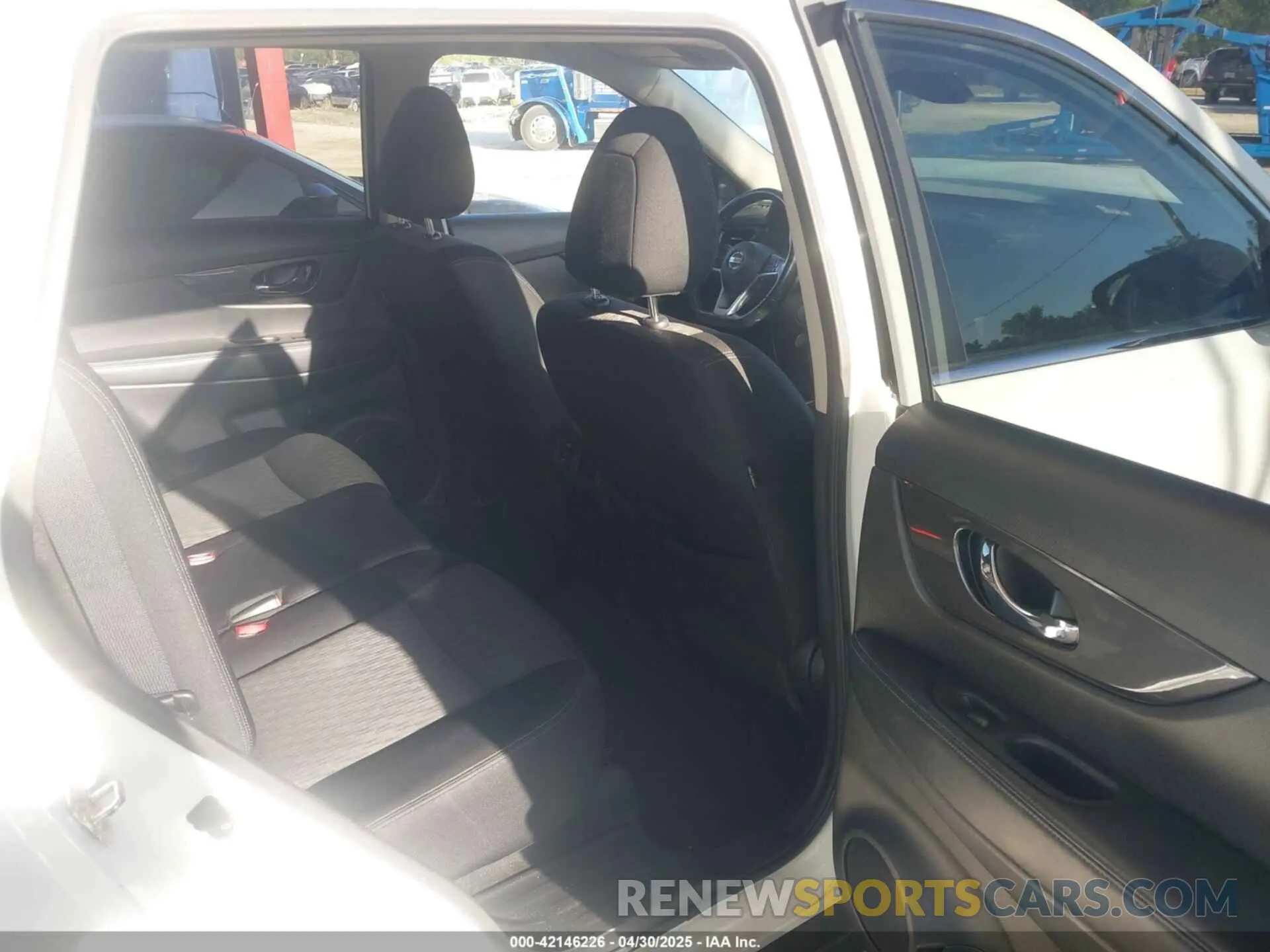 8 Photograph of a damaged car JN8AT2MV4LW112285 NISSAN ROGUE 2020