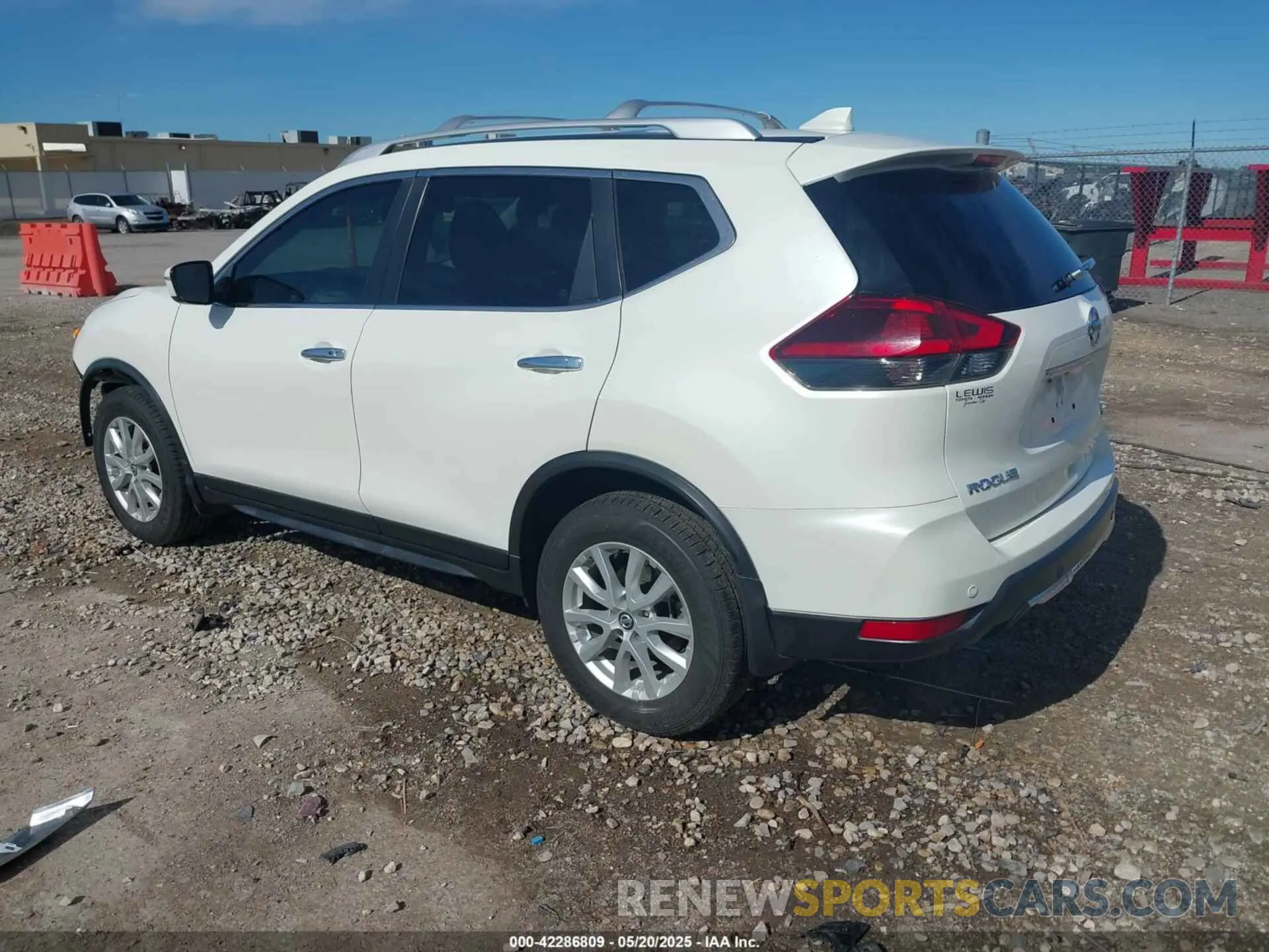 3 Photograph of a damaged car JN8AT2MV4LW132438 NISSAN ROGUE 2020