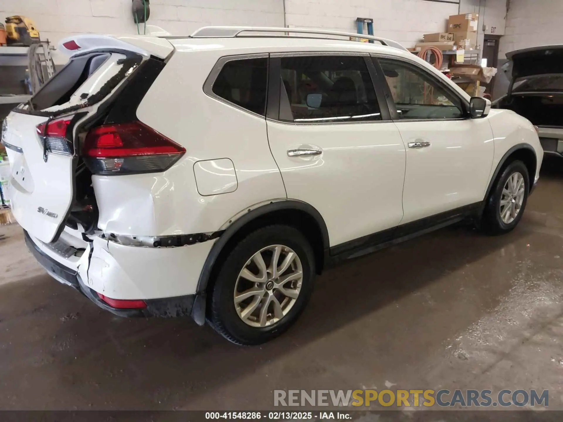 4 Photograph of a damaged car JN8AT2MV5LW124638 NISSAN ROGUE 2020