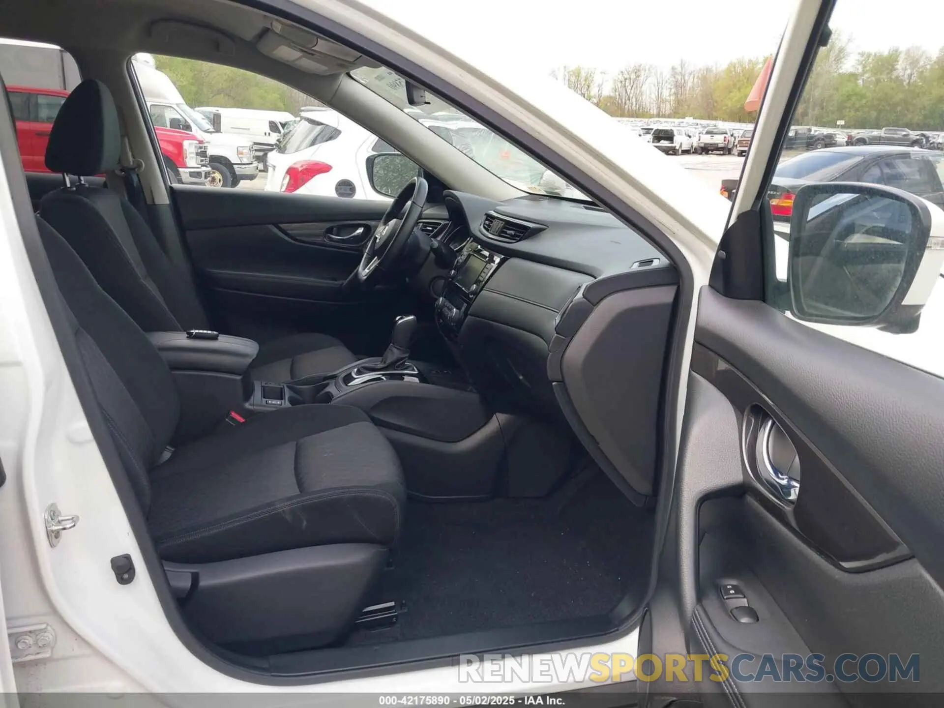 5 Photograph of a damaged car JN8AT2MV6LW138404 NISSAN ROGUE 2020