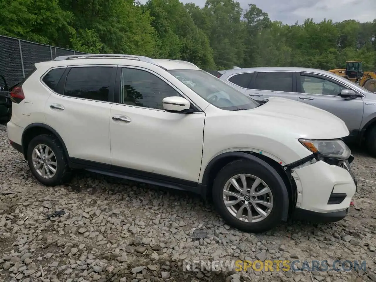 4 Photograph of a damaged car JN8AT2MV8LW103573 NISSAN ROGUE 2020