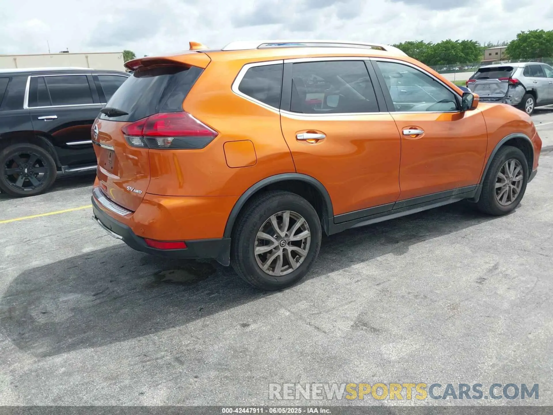 4 Photograph of a damaged car JN8AT2MV8LW107302 NISSAN ROGUE 2020