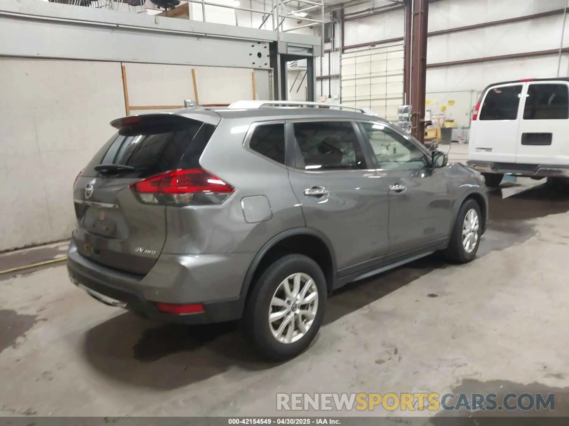 4 Photograph of a damaged car JN8AT2MV8LW142857 NISSAN ROGUE 2020