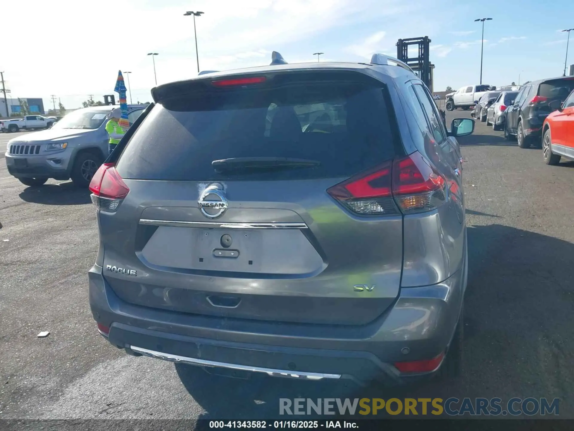 17 Photograph of a damaged car KNMAT2MT0LP514647 NISSAN ROGUE 2020