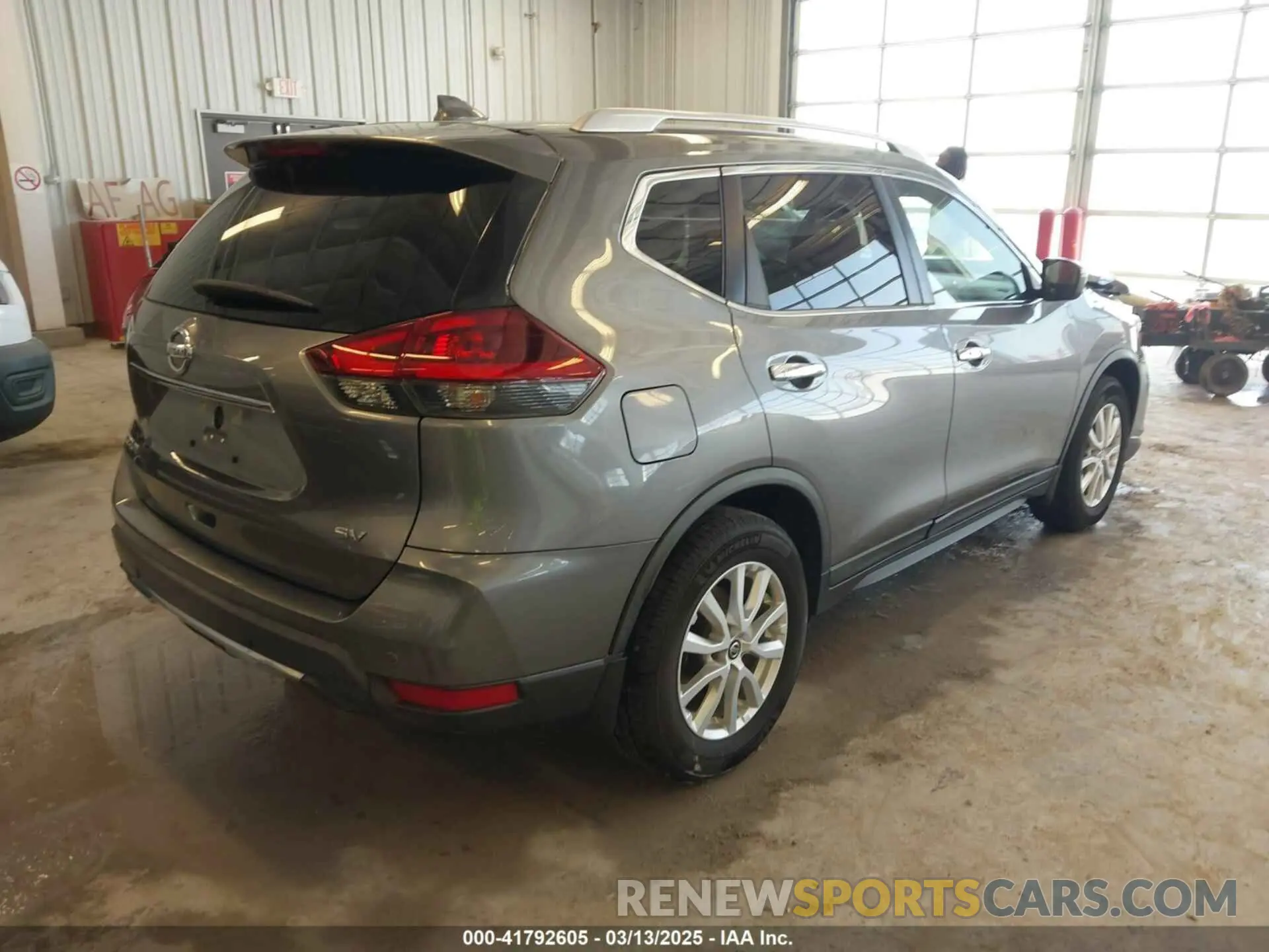 4 Photograph of a damaged car KNMAT2MT2LP521776 NISSAN ROGUE 2020