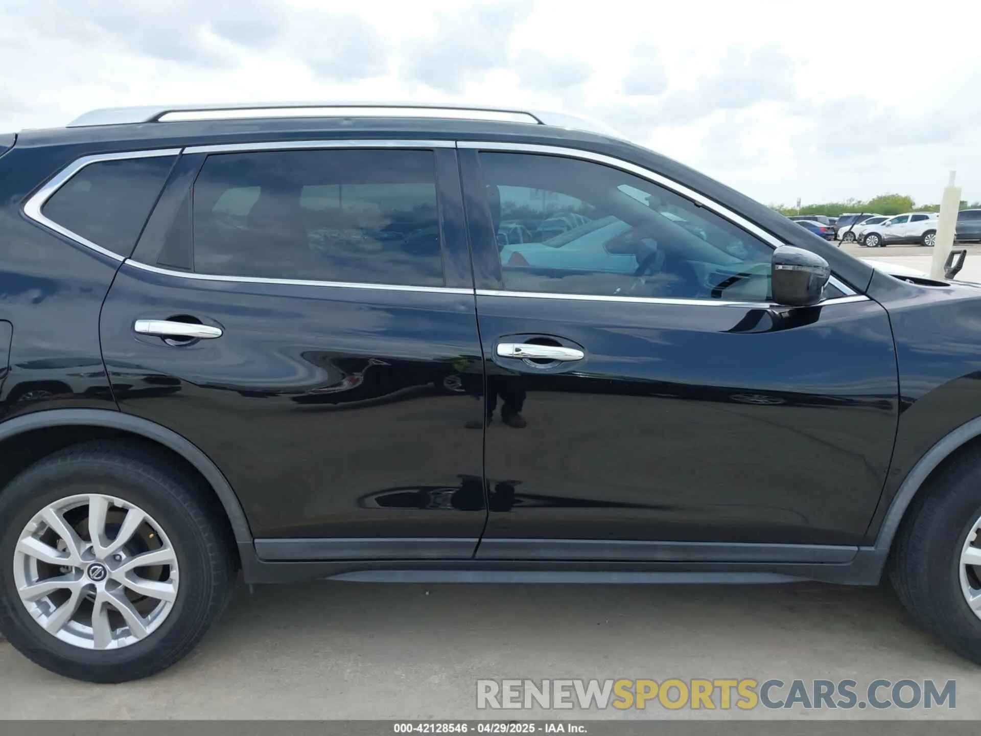 13 Photograph of a damaged car KNMAT2MT3LP521933 NISSAN ROGUE 2020