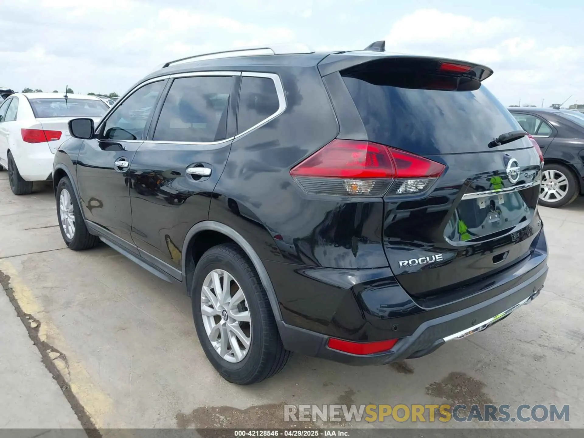 3 Photograph of a damaged car KNMAT2MT3LP521933 NISSAN ROGUE 2020